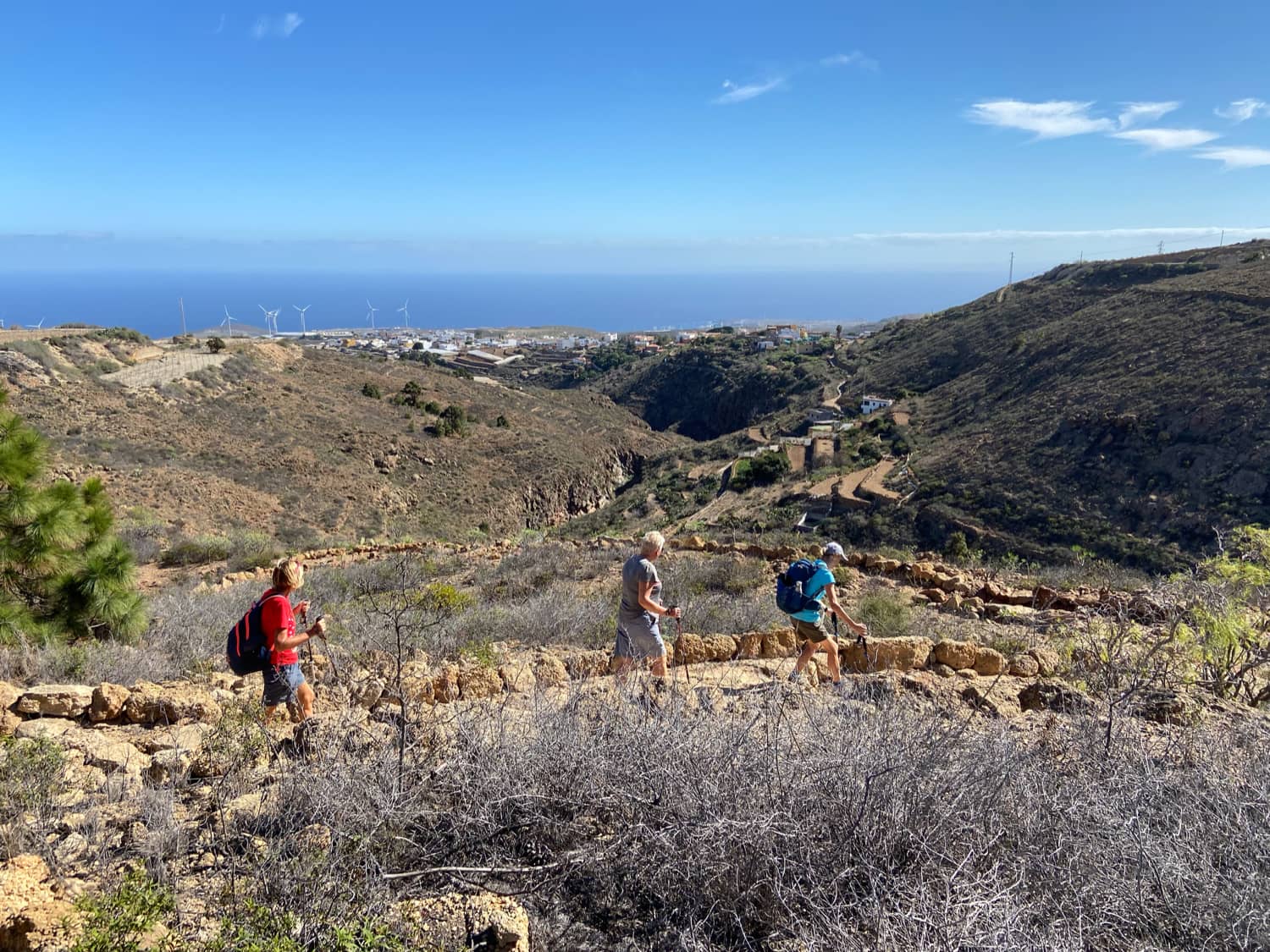 Descent into the Barranco Tamadaya on the way back below La Degollada