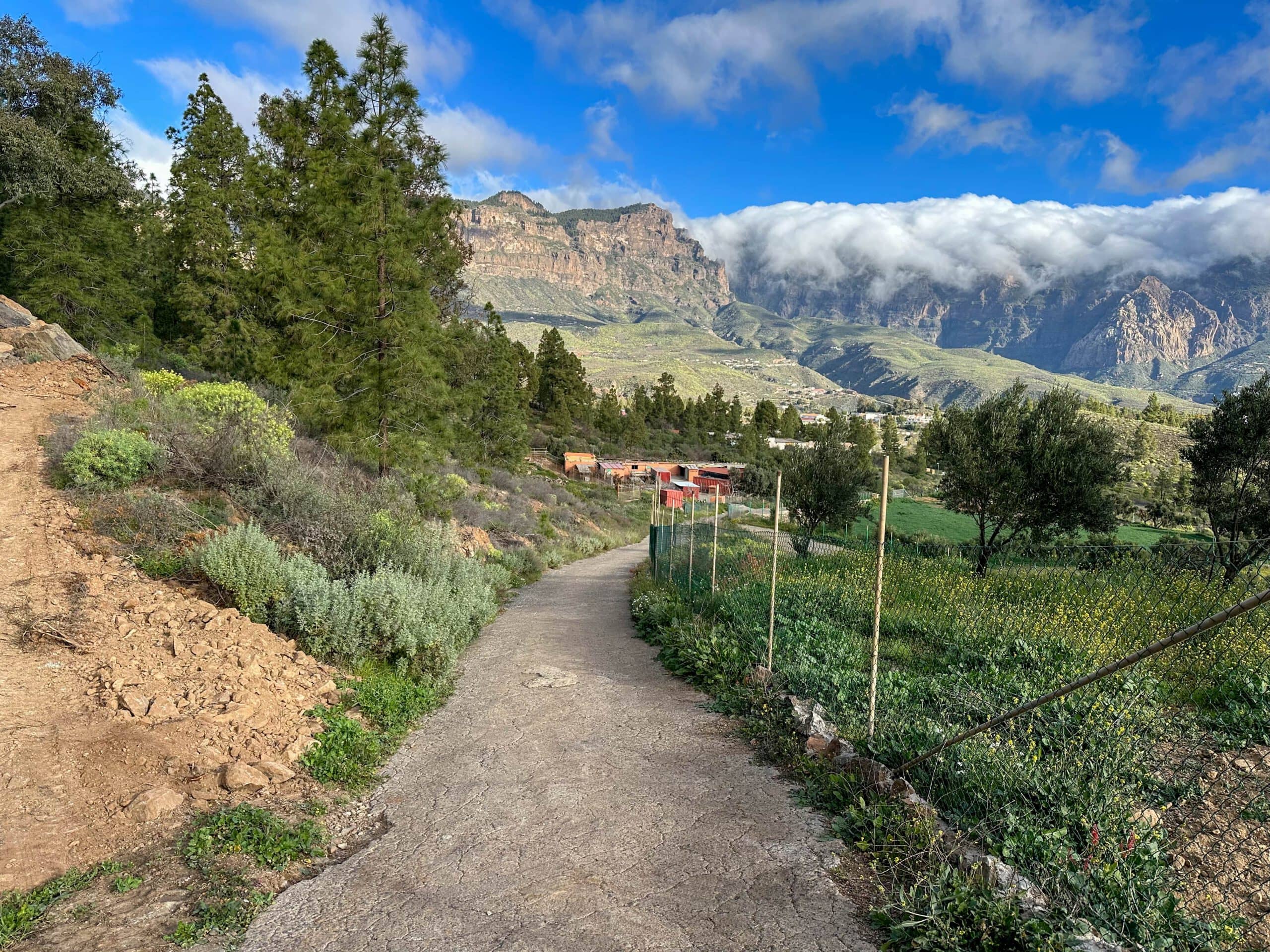Wanderweg hinter San Bartolomé