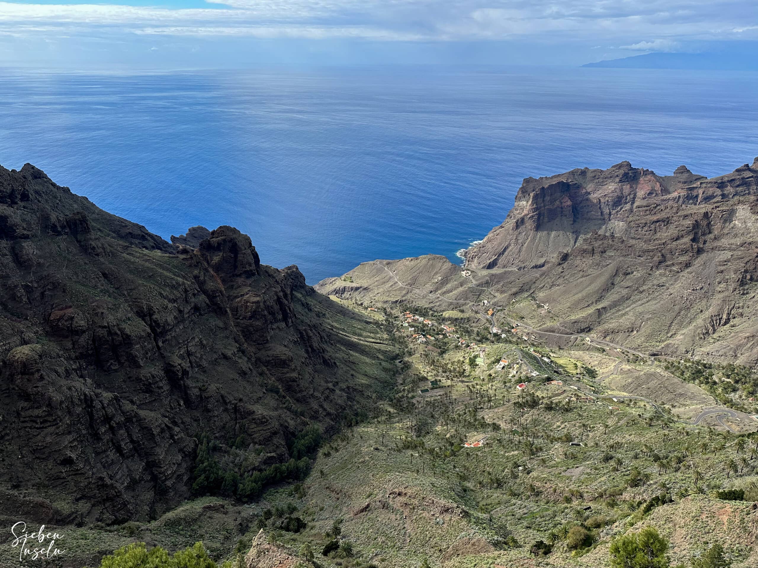 GR-132 Etappe 4 - Blick vom Wanderweg hinunter nach Tagaluche
