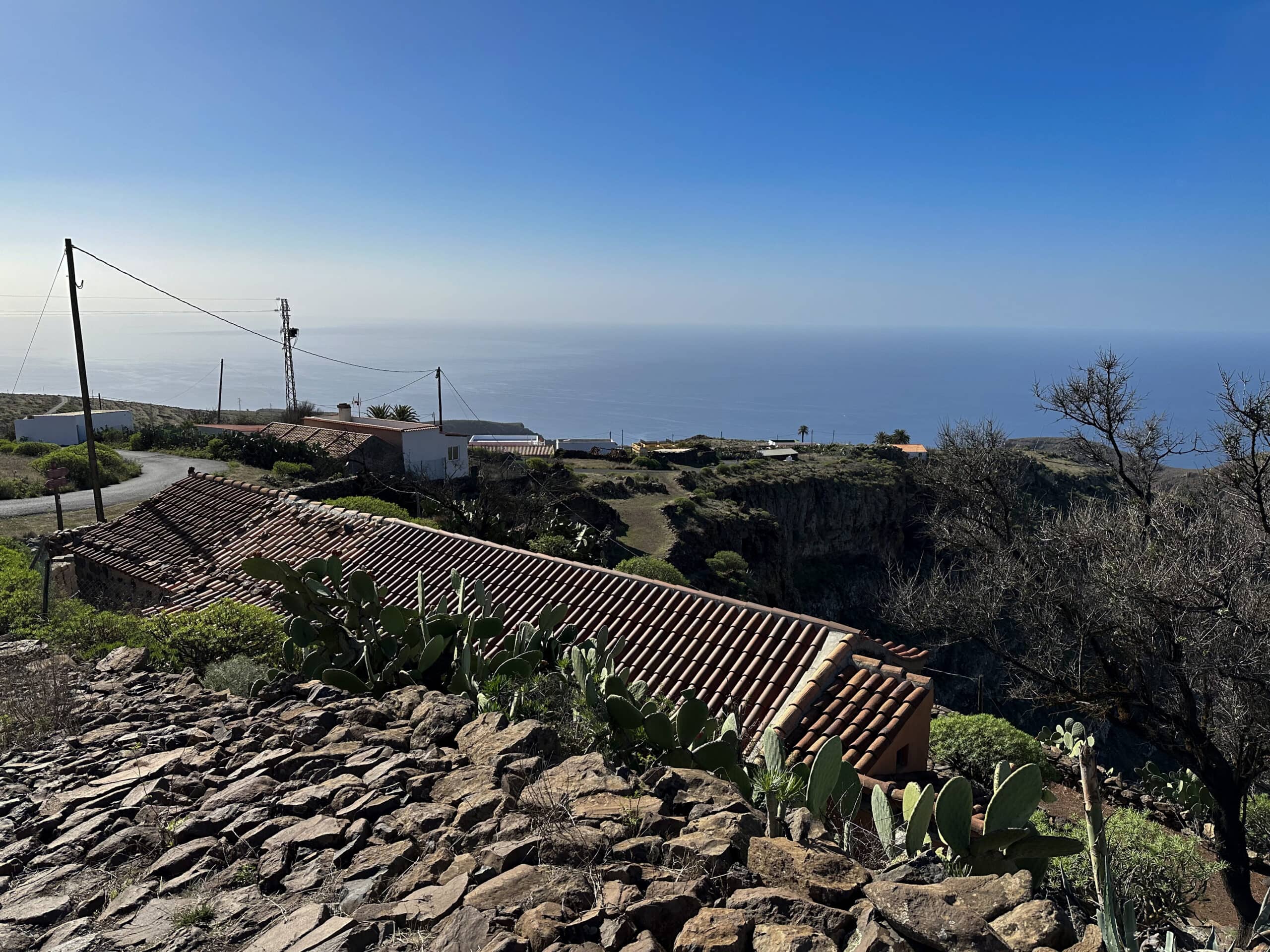 Wanderweg durch den kleinen Ort Gerián 