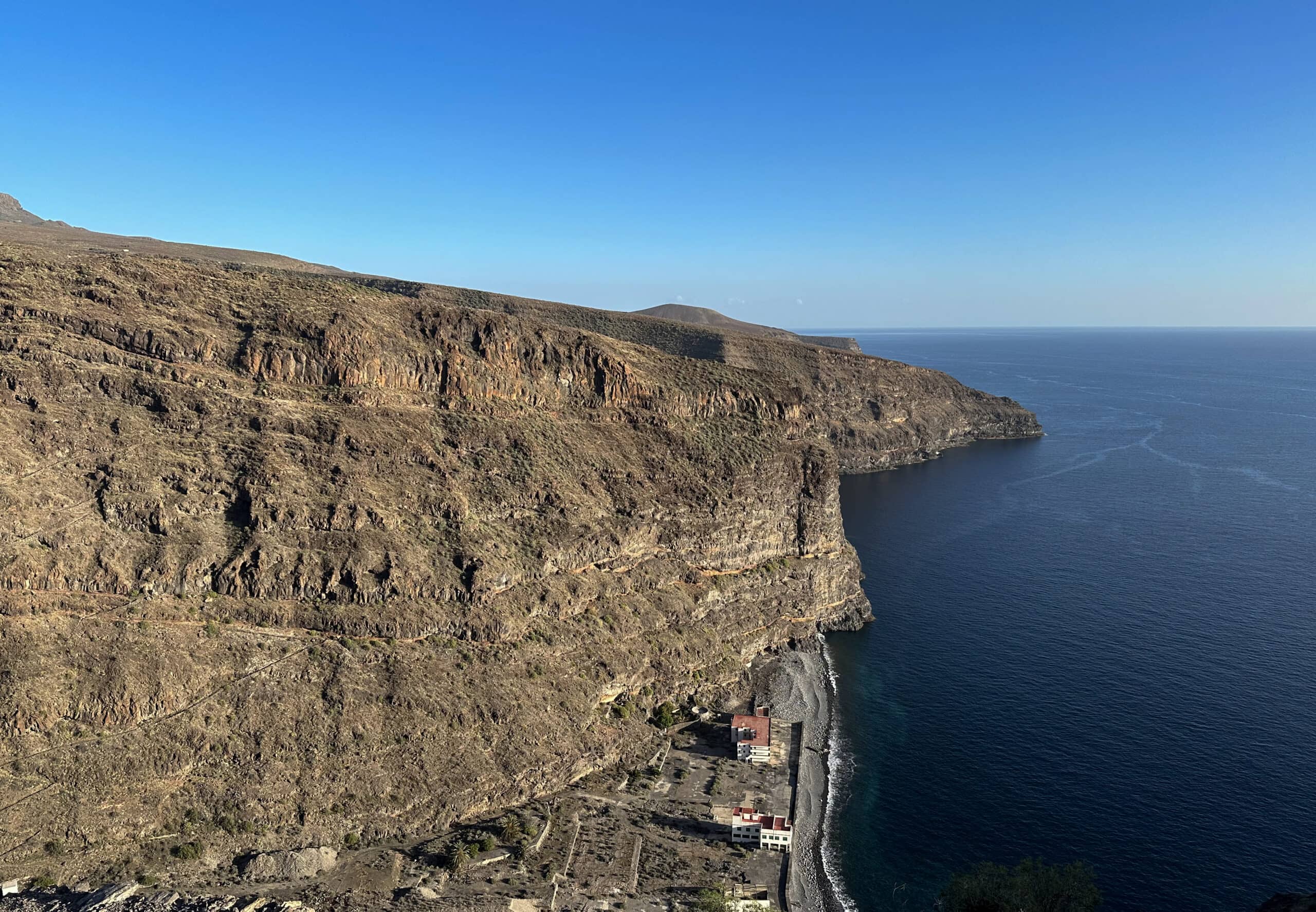 Blick aus der Höhe auf den Playa La Rajita 