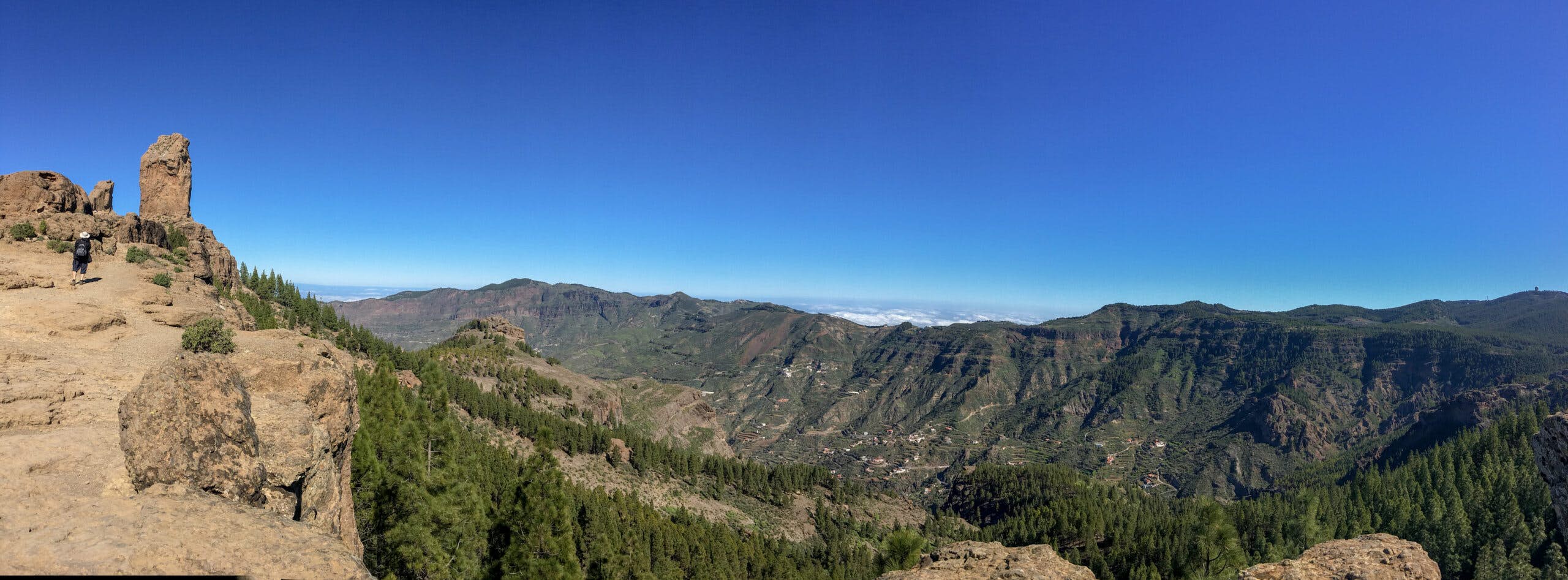 View from the Roque Nublo plateau to the surrounding mountain ranges