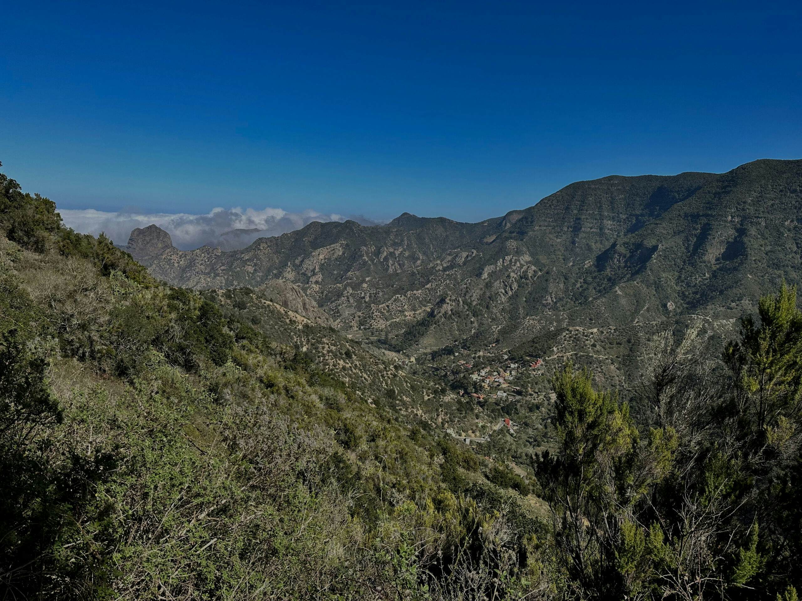 Blick vom Gratweg zwischen Arure und Vallehermoso mit herrlichen Aussichten