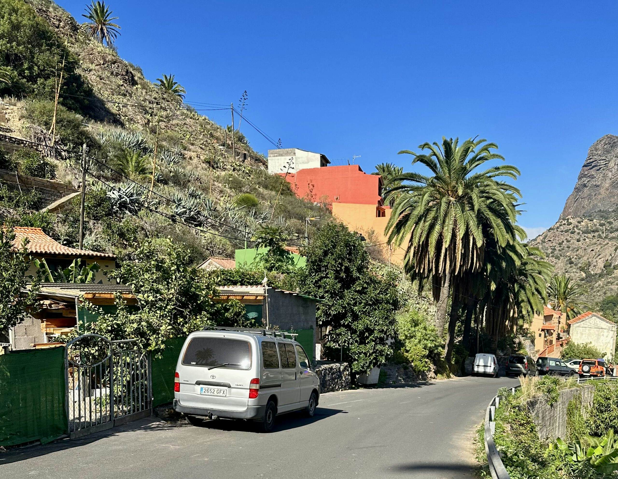 Hiking trail along the road in the upper valley of Vallehermoso