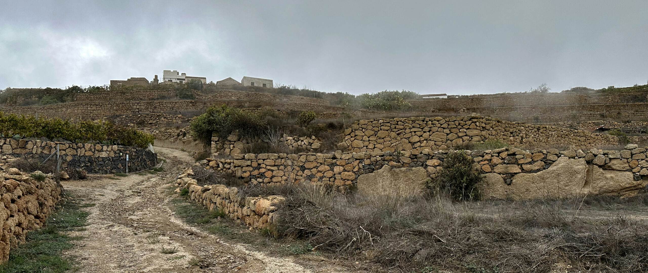 Hiking trail near Las Fuentes