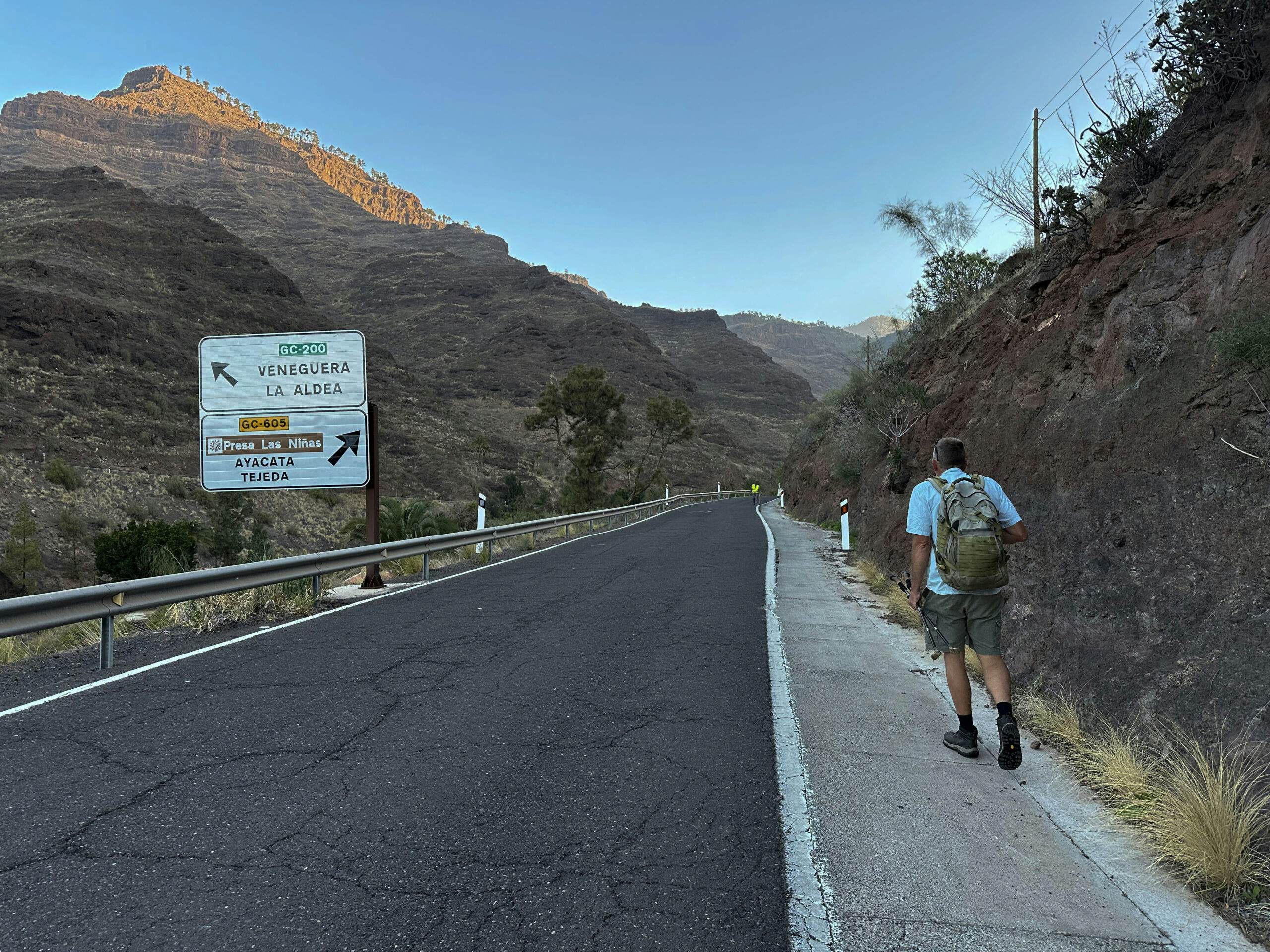 Hiking trail along the GC-200 near Mogán