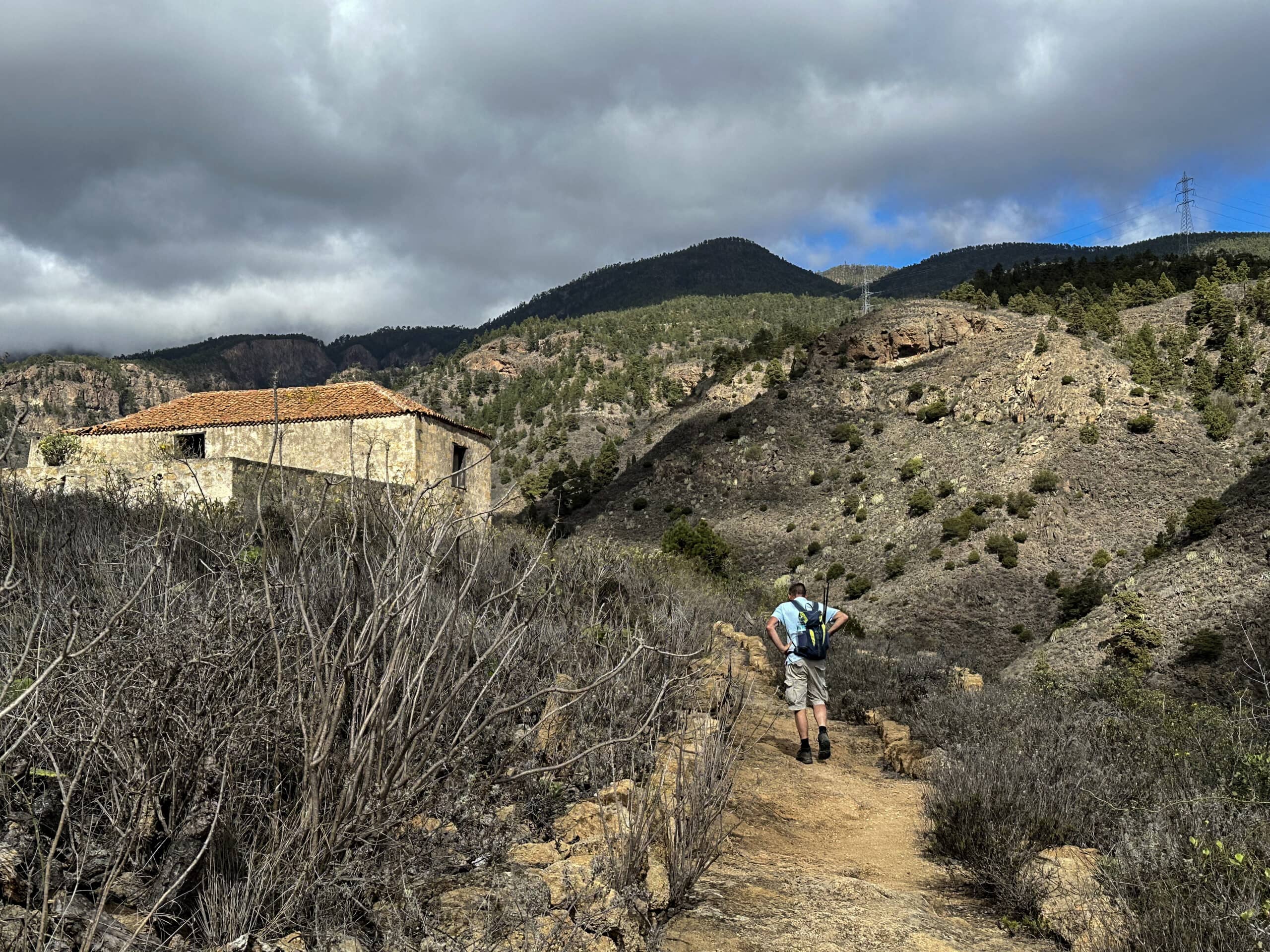 Ruined house by the wayside - Casas de Tamadaya