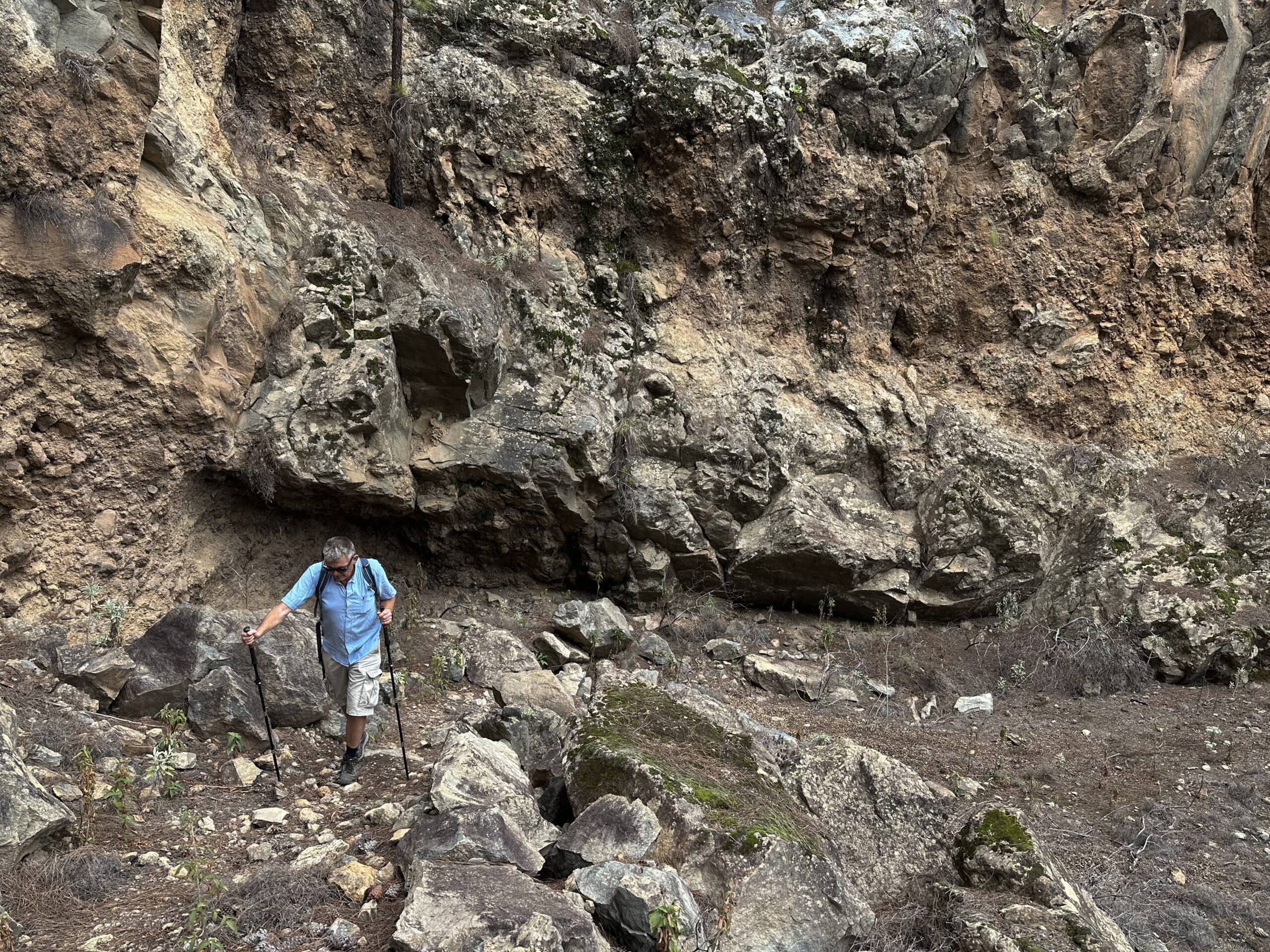 Steep ascent on the hiking trail towards El Contador