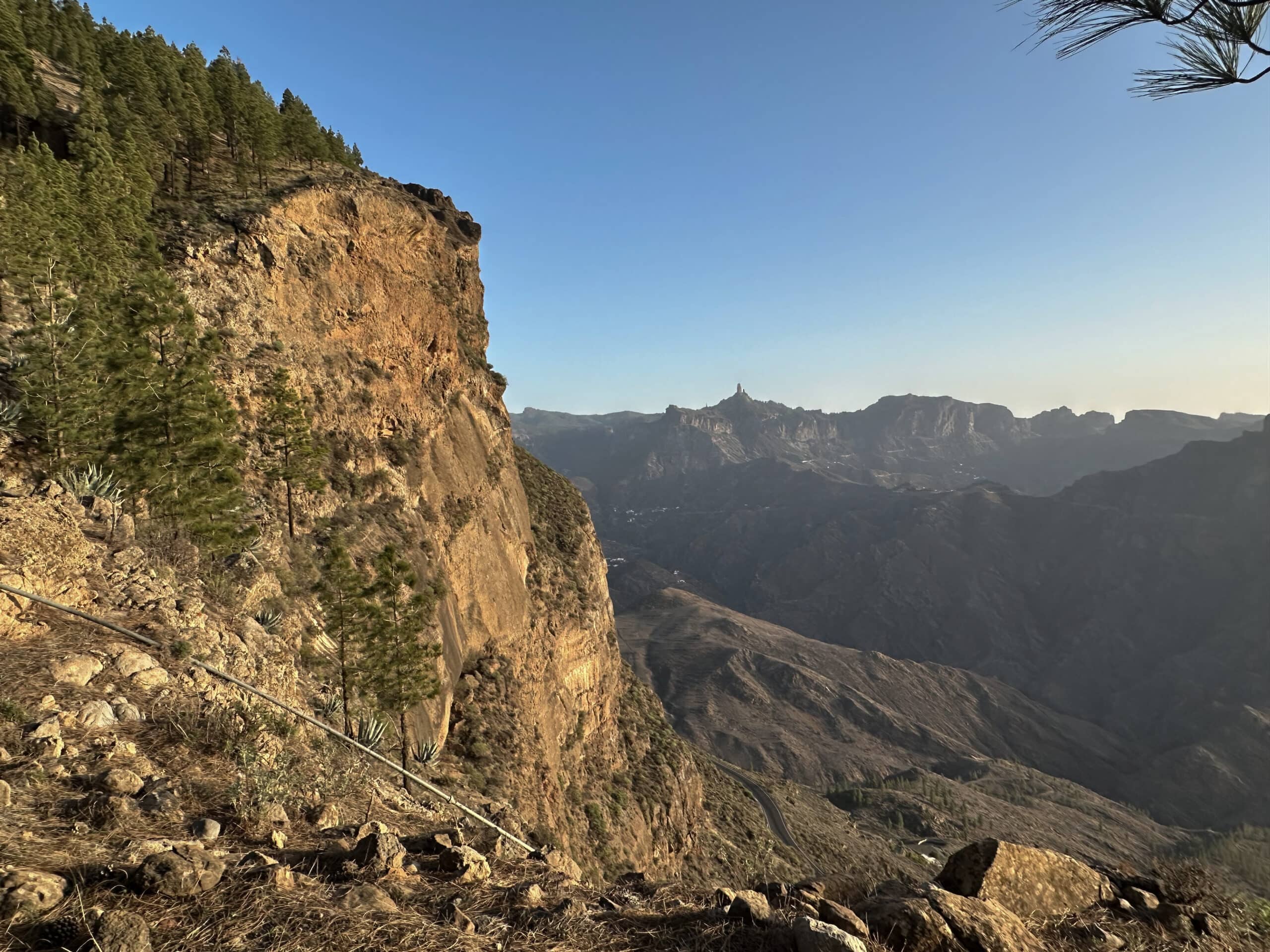 Vista de la arista de Montaña Artenara
