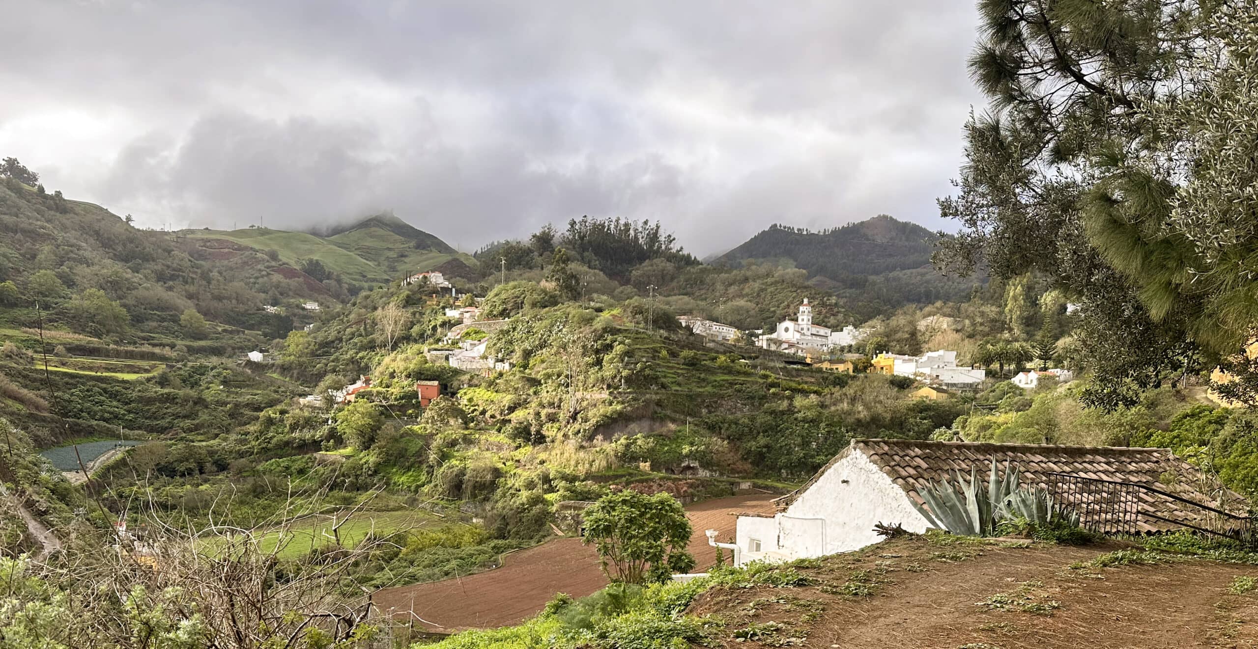 Vista desde el sendero de descenso hacia Fontanales
