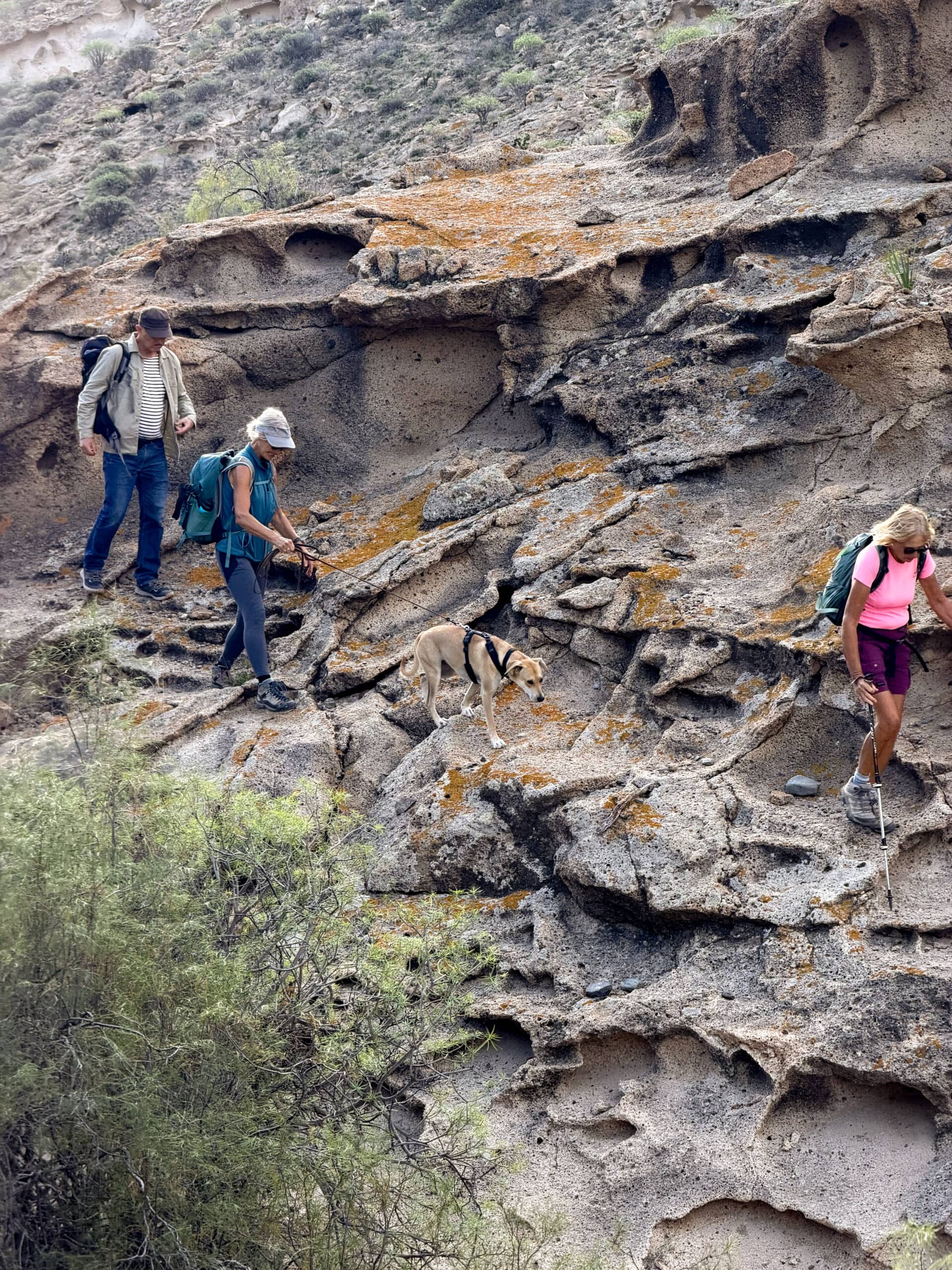 Wanderer im Barranco de las Monjas - Wanderweg in der Schlucht