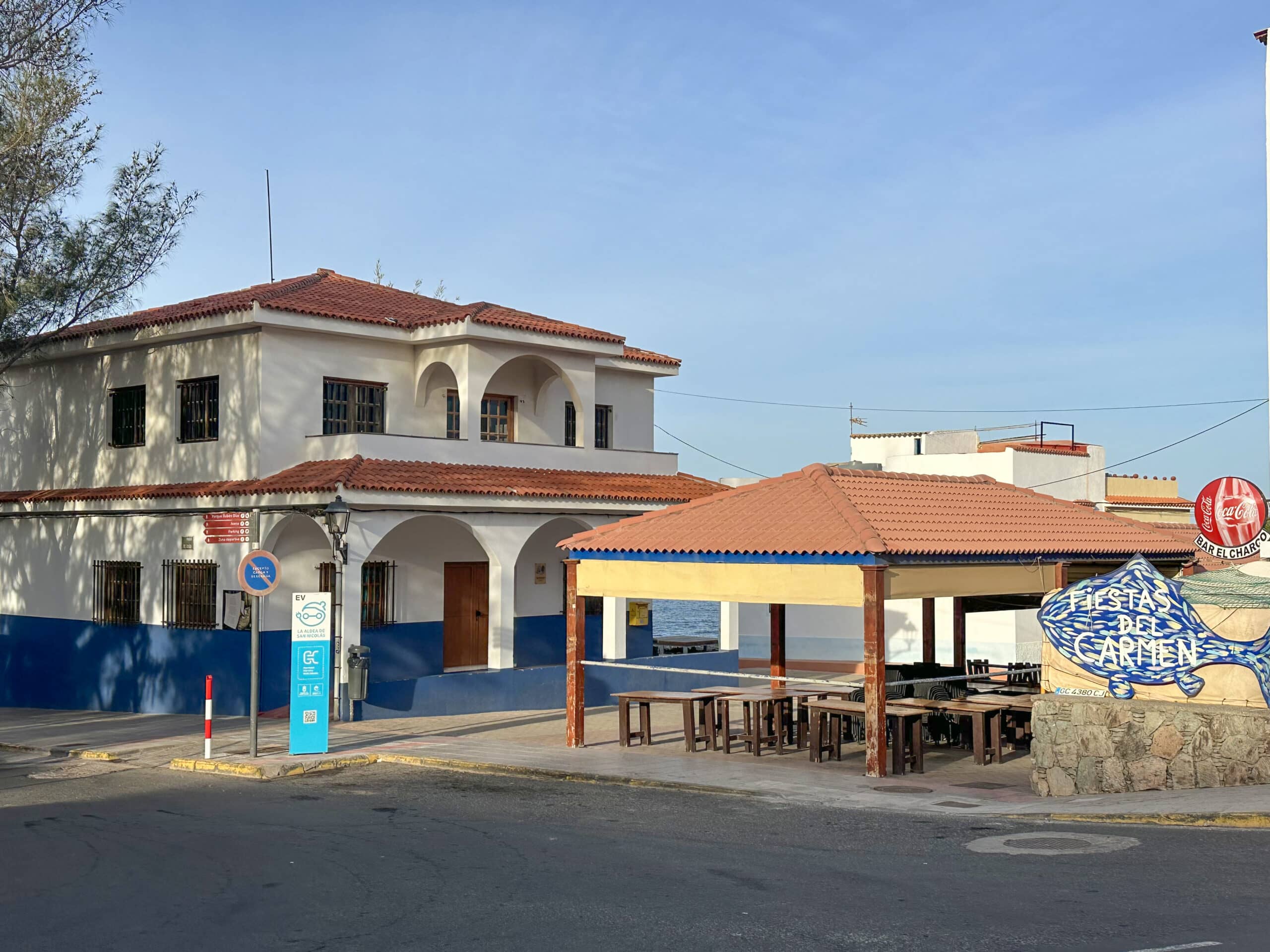 Starting point of the walk at Playa de San Nicolás