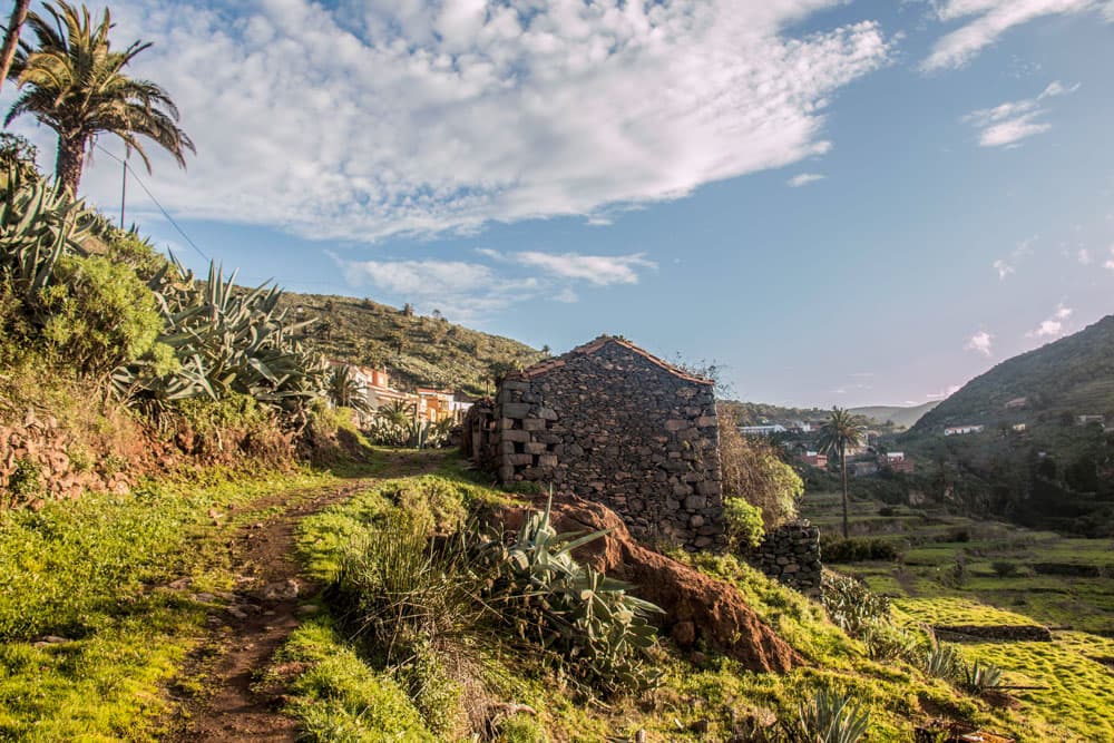 Hiking path close to Arure