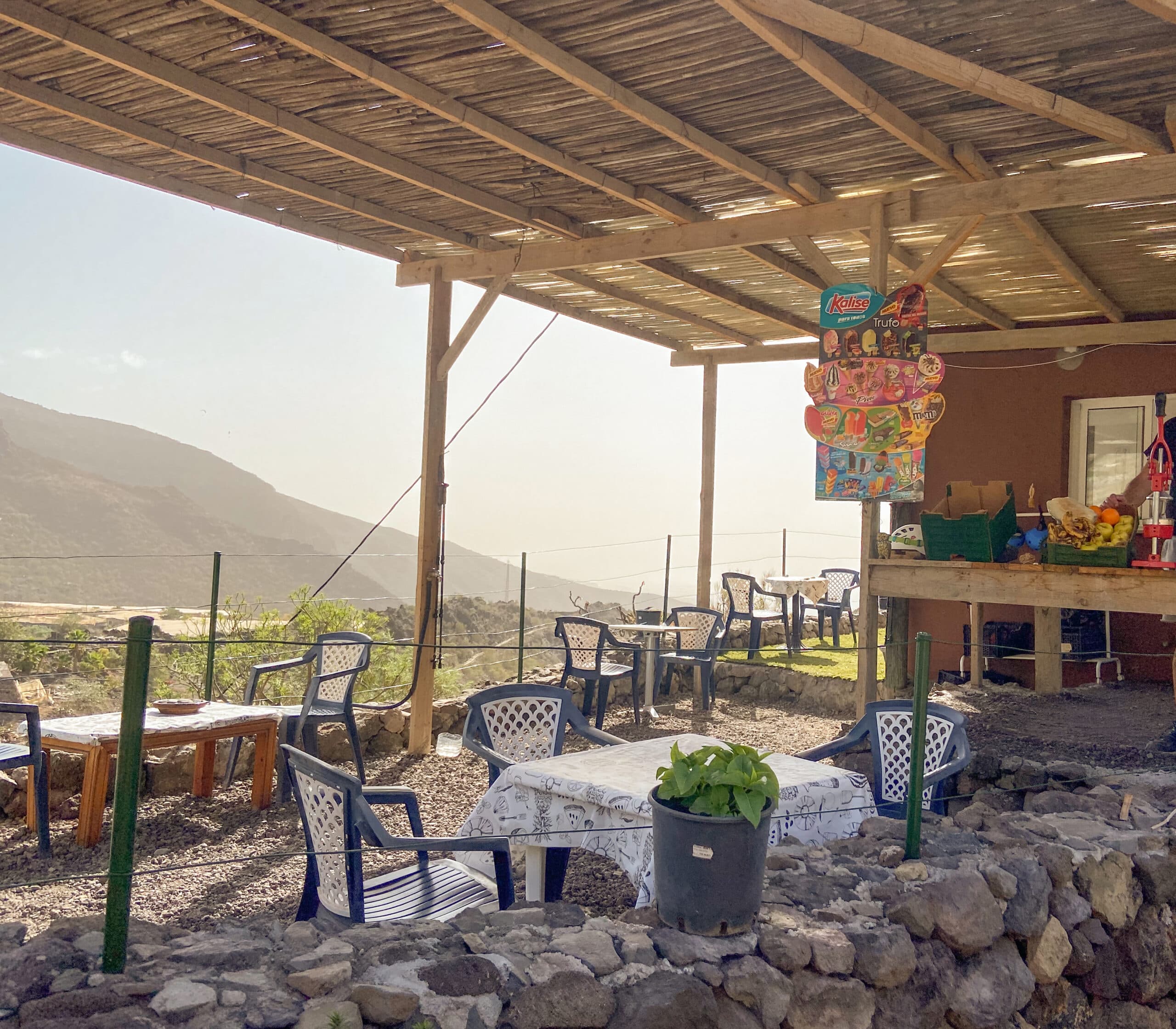 Tamaimo tunnel blocked by bar operator