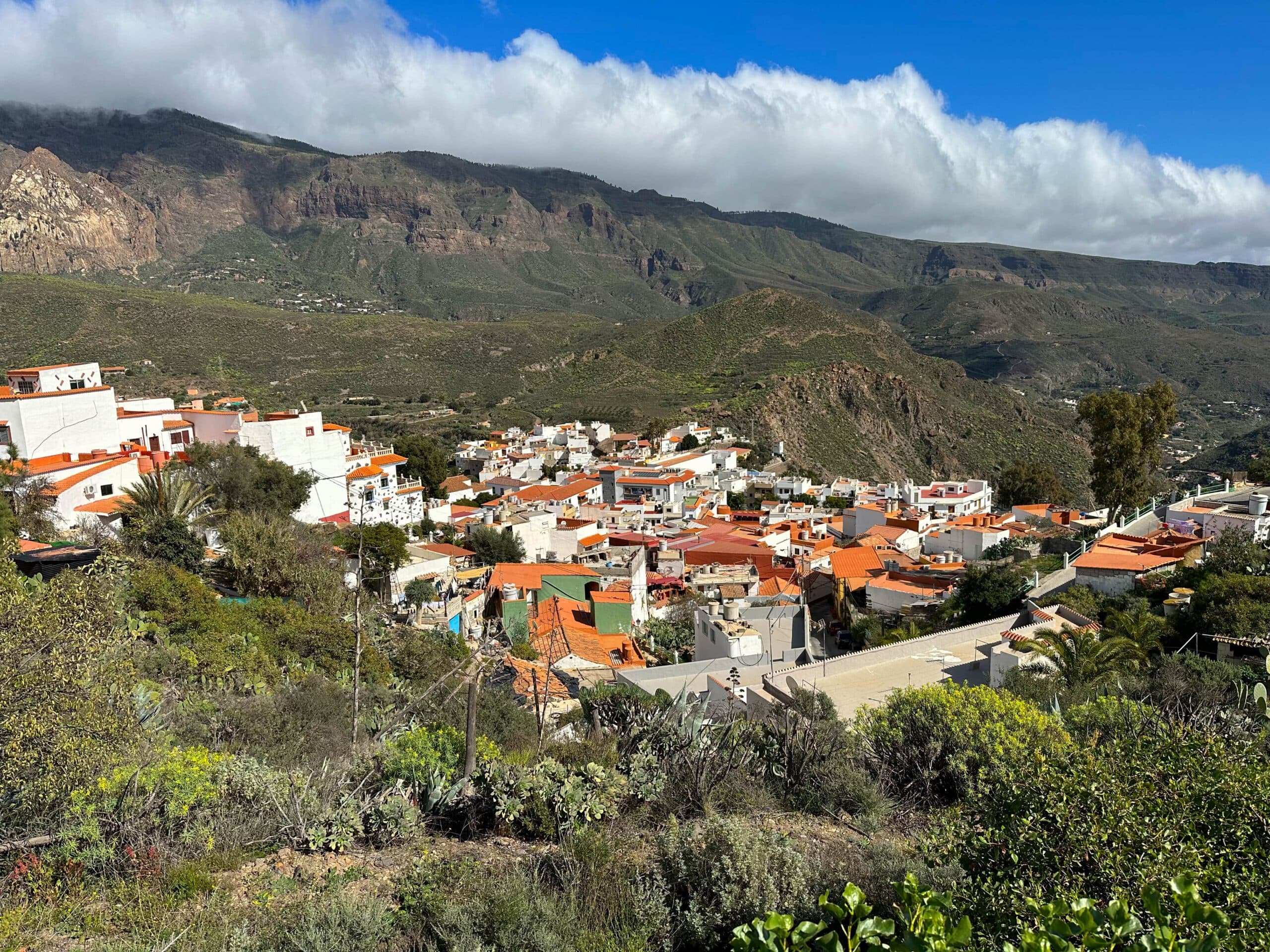 Vista de San Bartolomé desde la ruta de senderismo