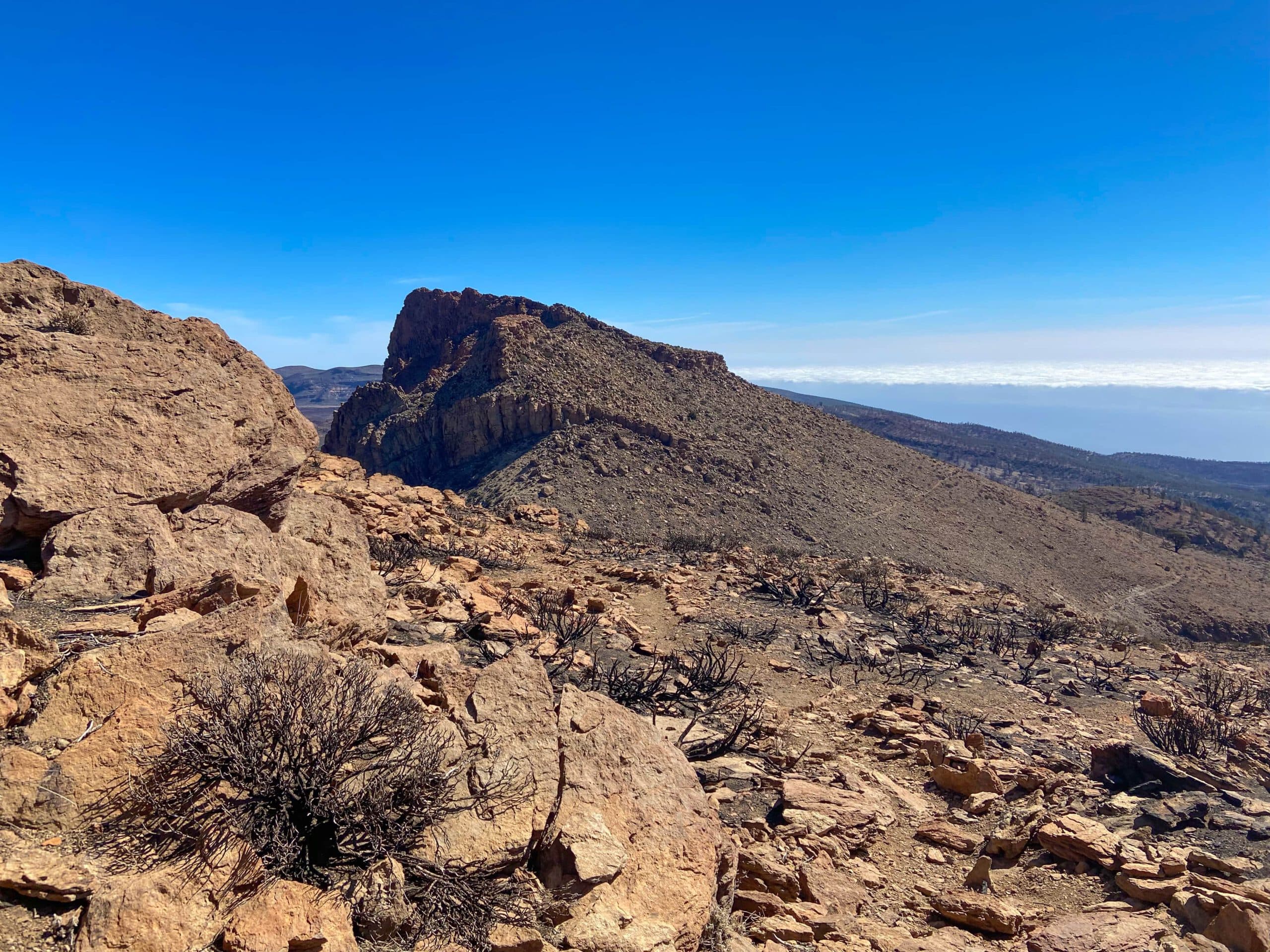 Ruta de senderismo Siete Cañadas detrás de la Cumbre - al fondo Montaña de la Grieta