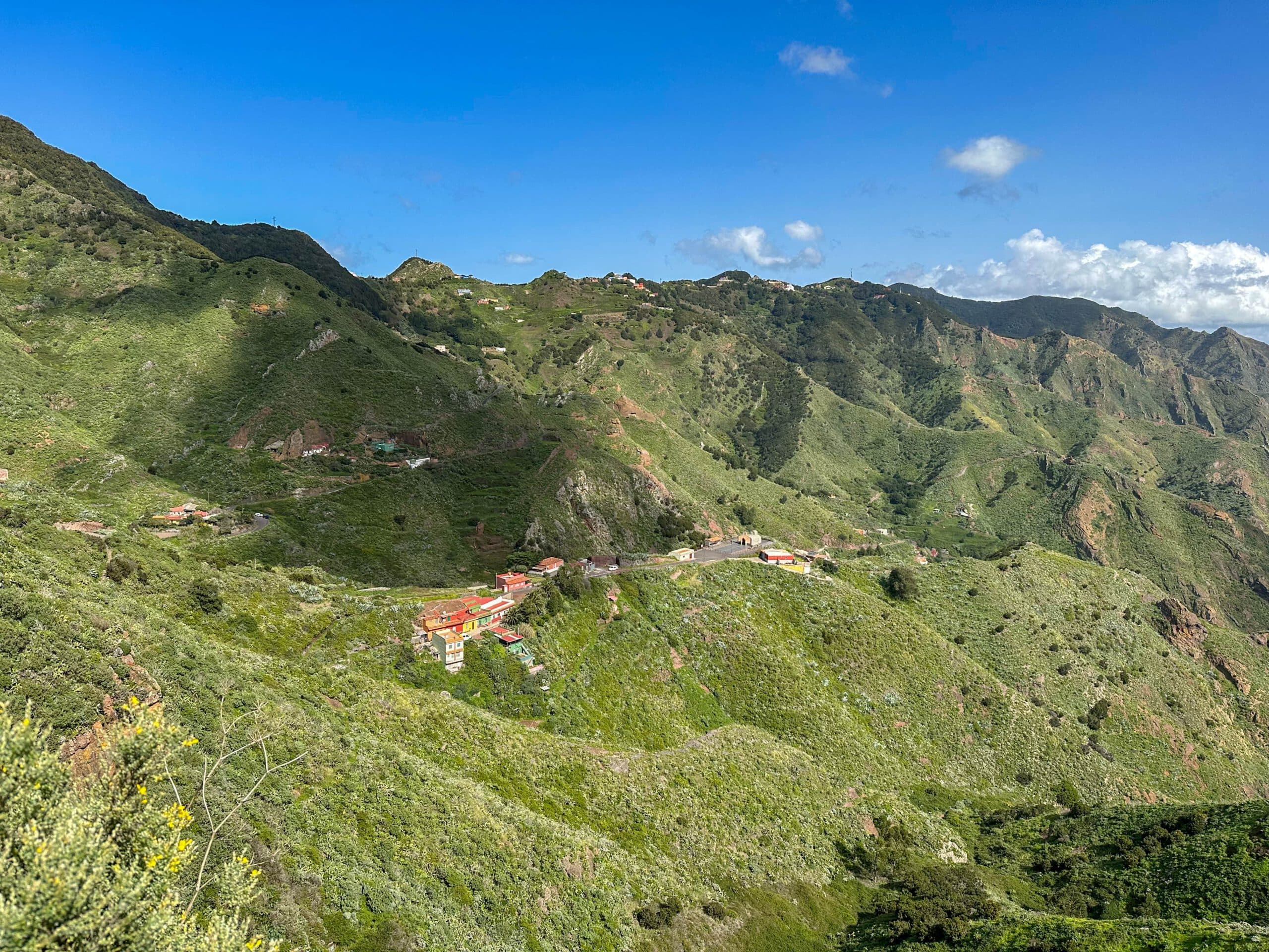 Vista de Los Catalanes desde la ruta de senderismo