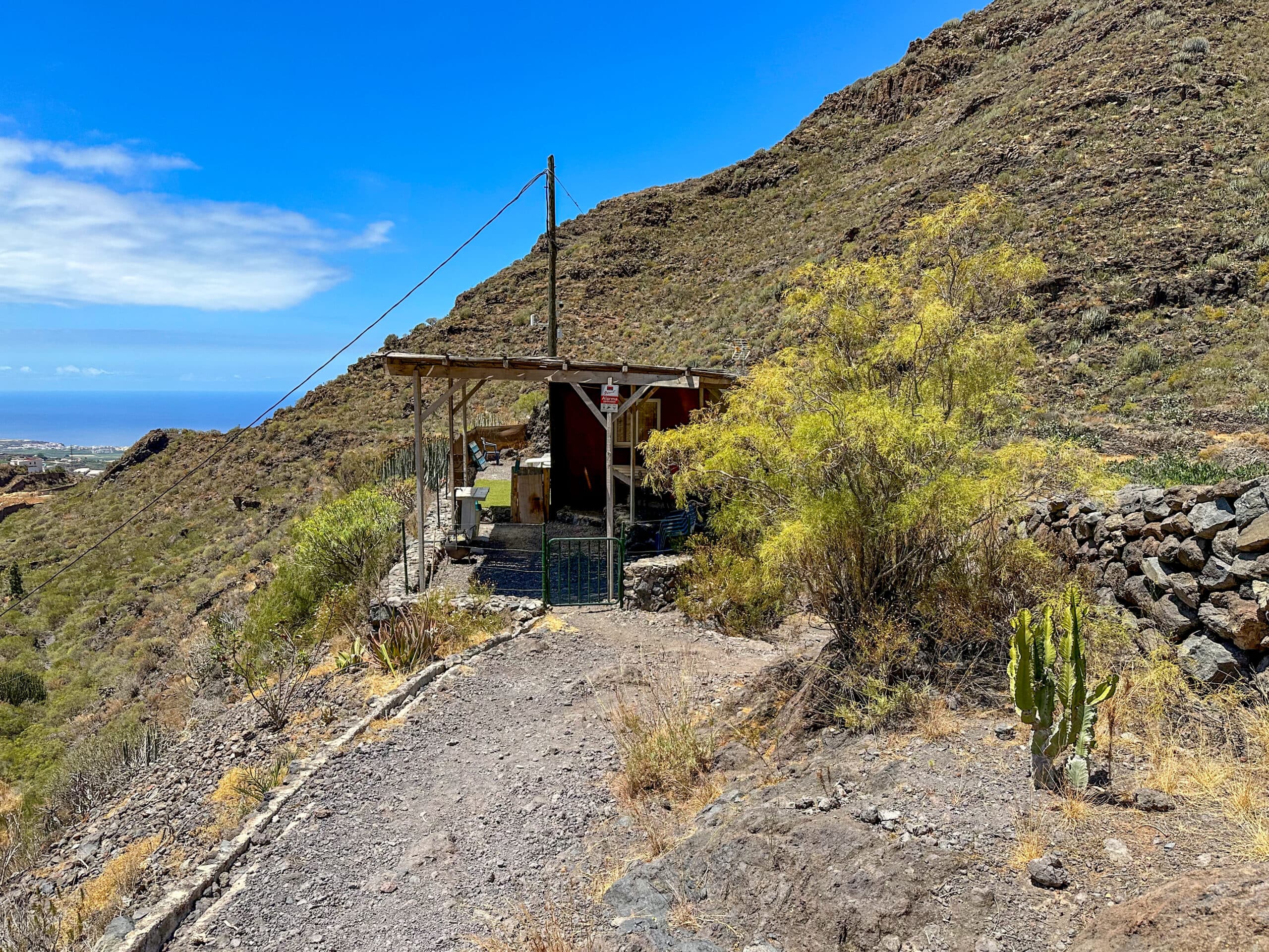 El antiguo bar ha dejado de serlo y, al parecer, sólo se utiliza a título privado.