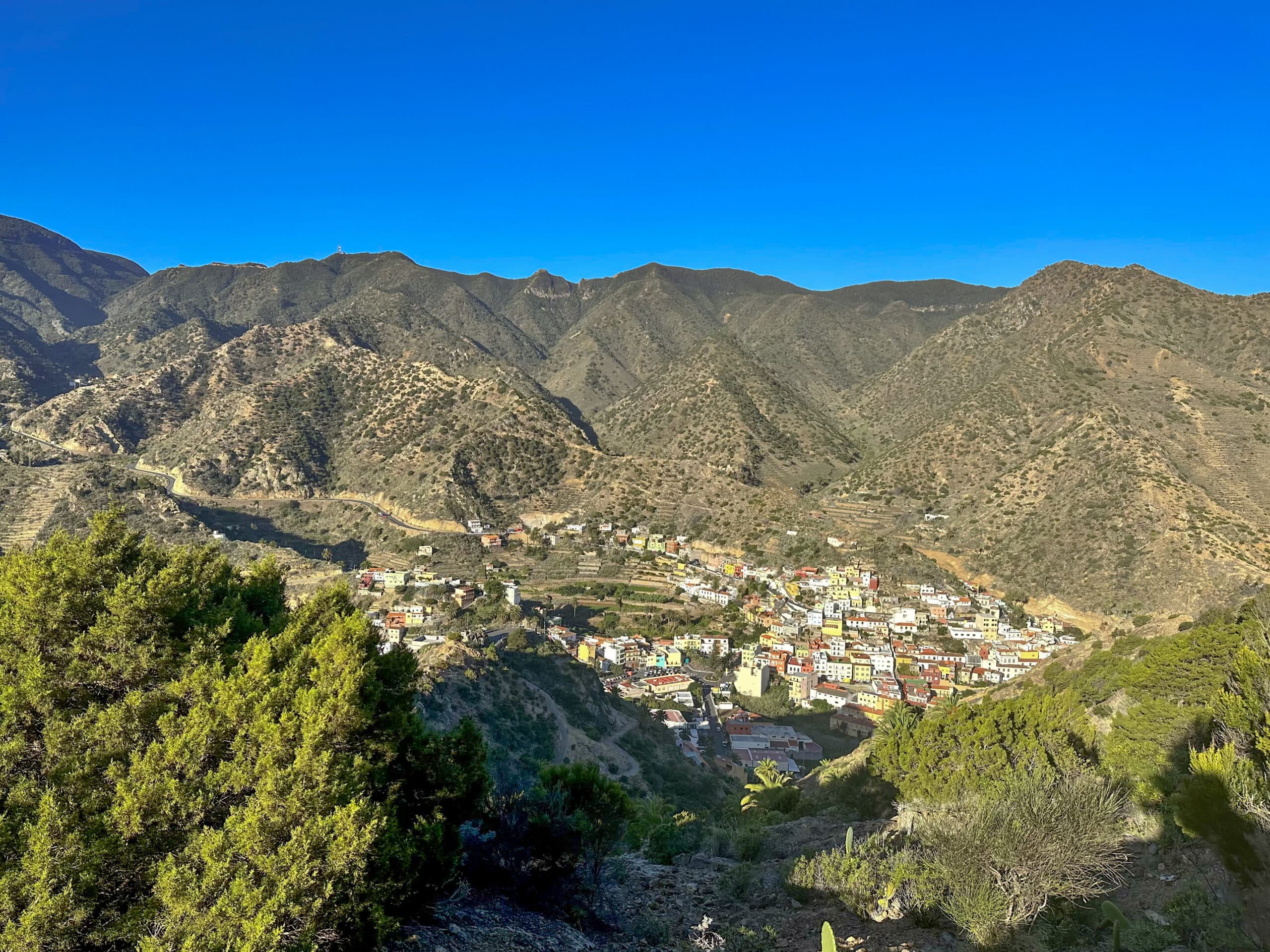 Vallehermoso desde el camino de subida a Roque Cano
