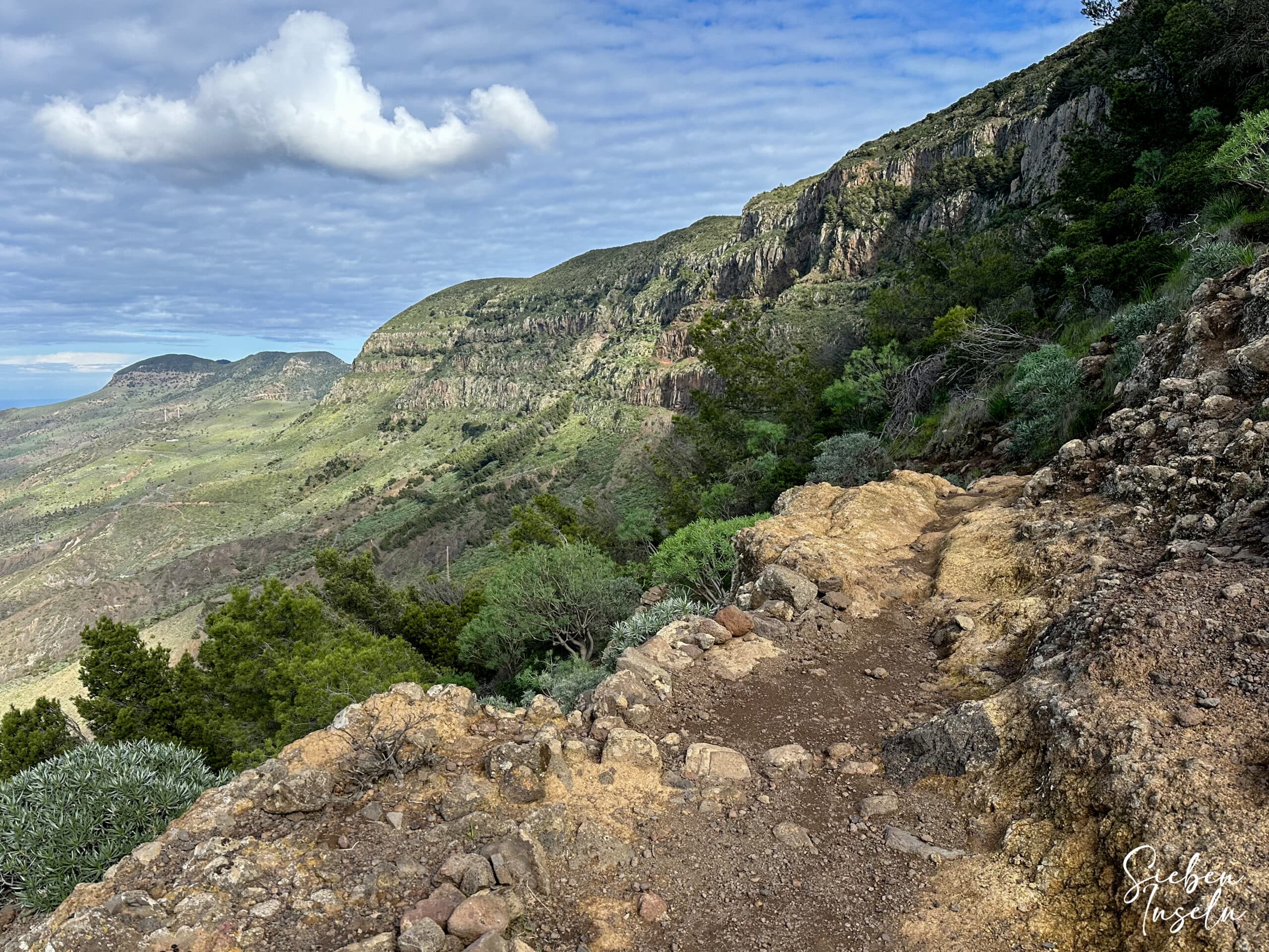 Blick vom Wanderweg auf die Lomo del Carretón