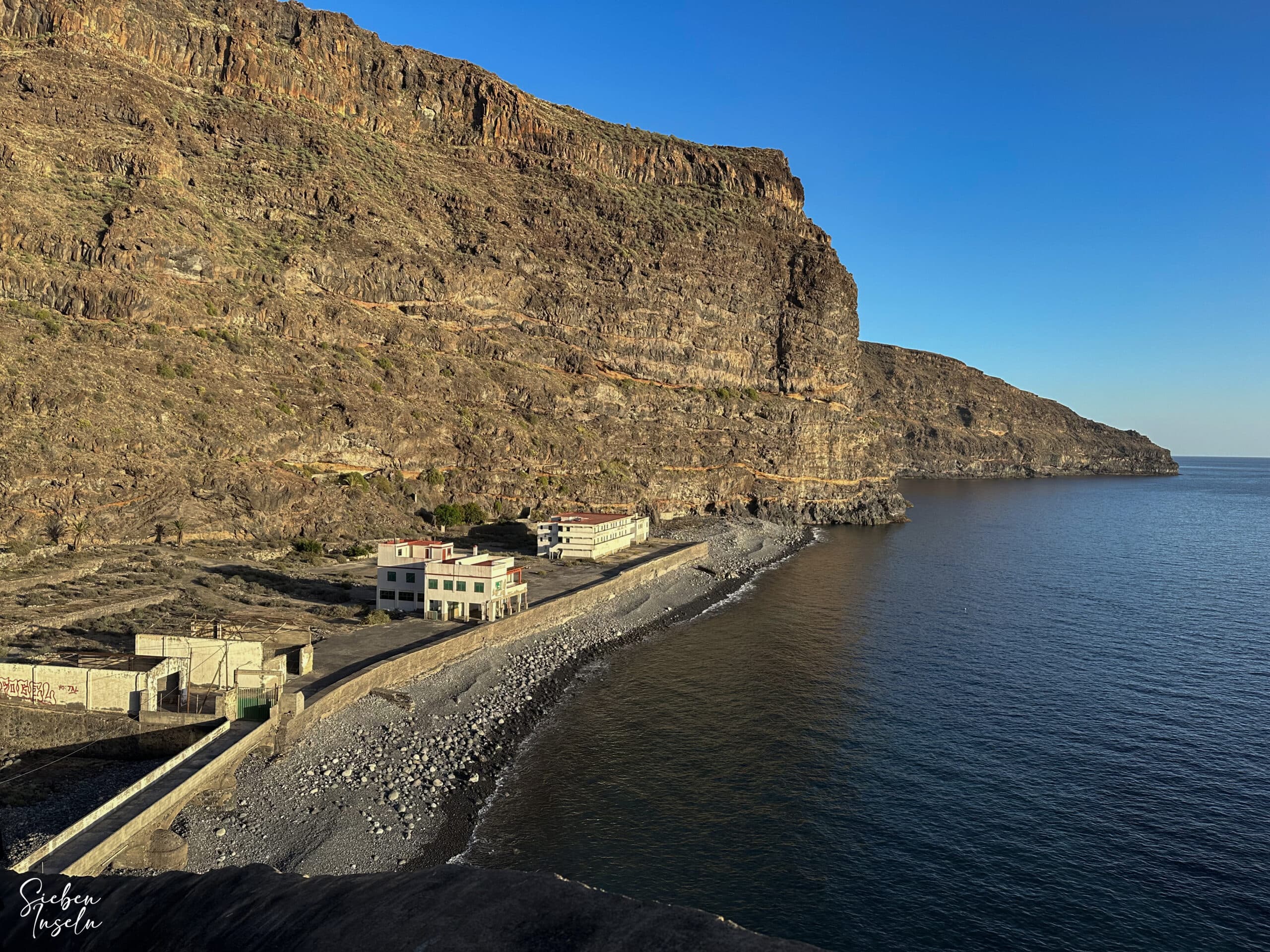 Blick auf die Playa Rajita vom Wanderweg