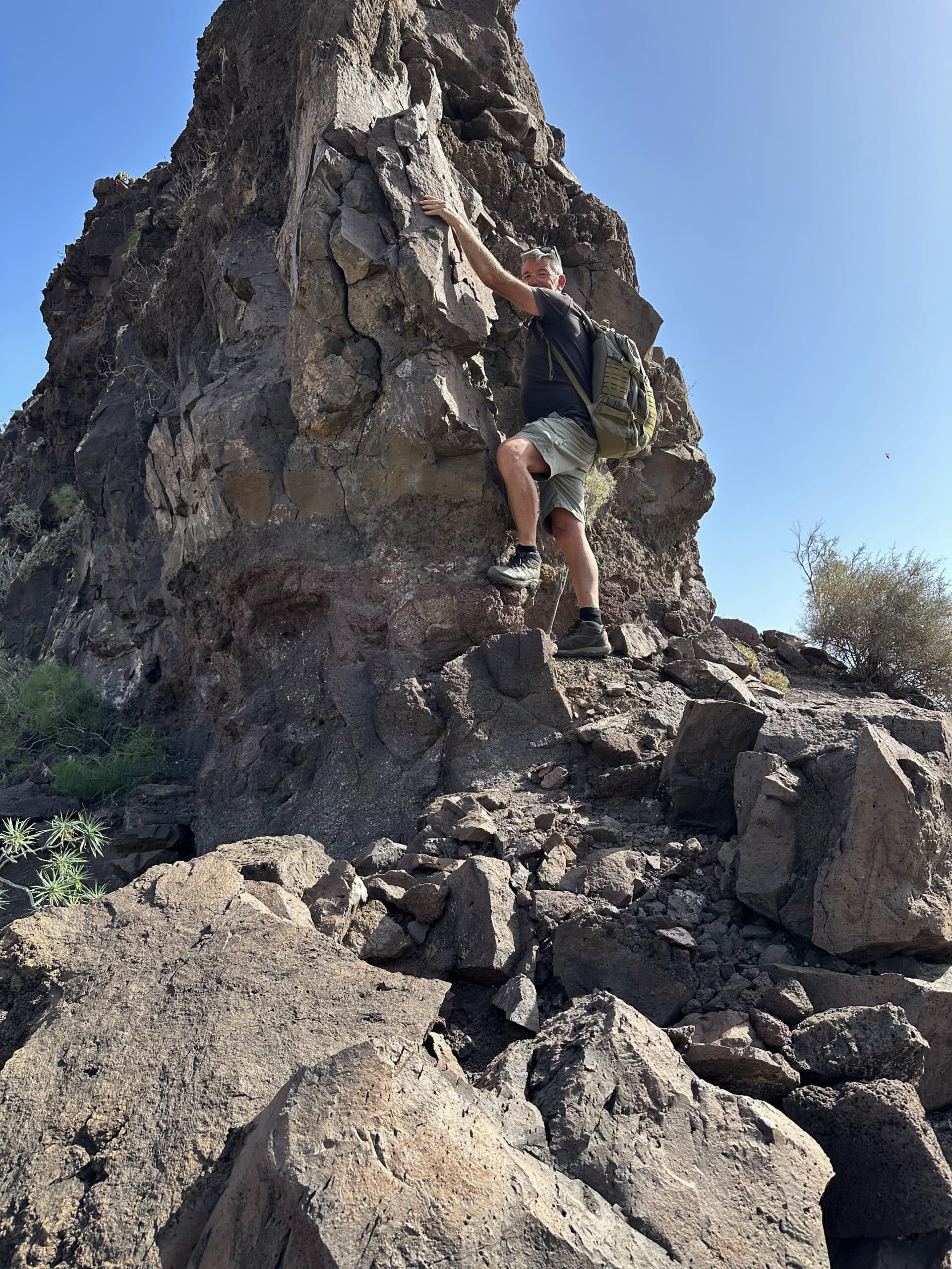 Short excursion on the ridge to the summit