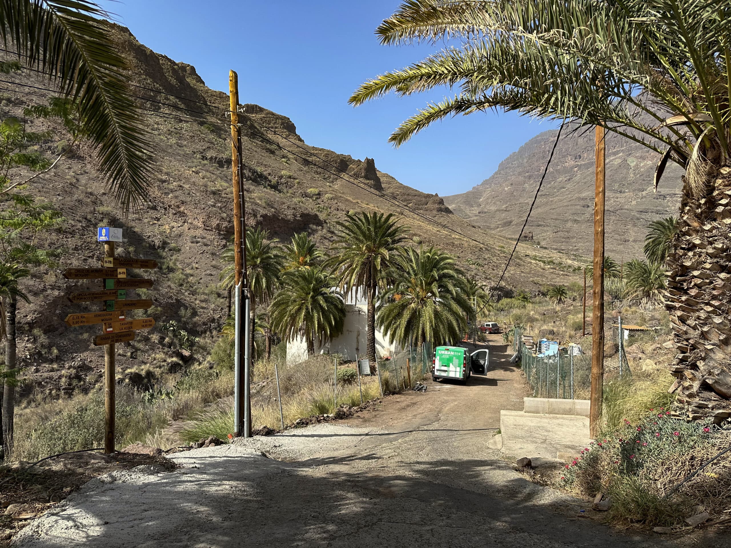 Hiking trail GR 139 and S 73 with good signposting near Veneguera