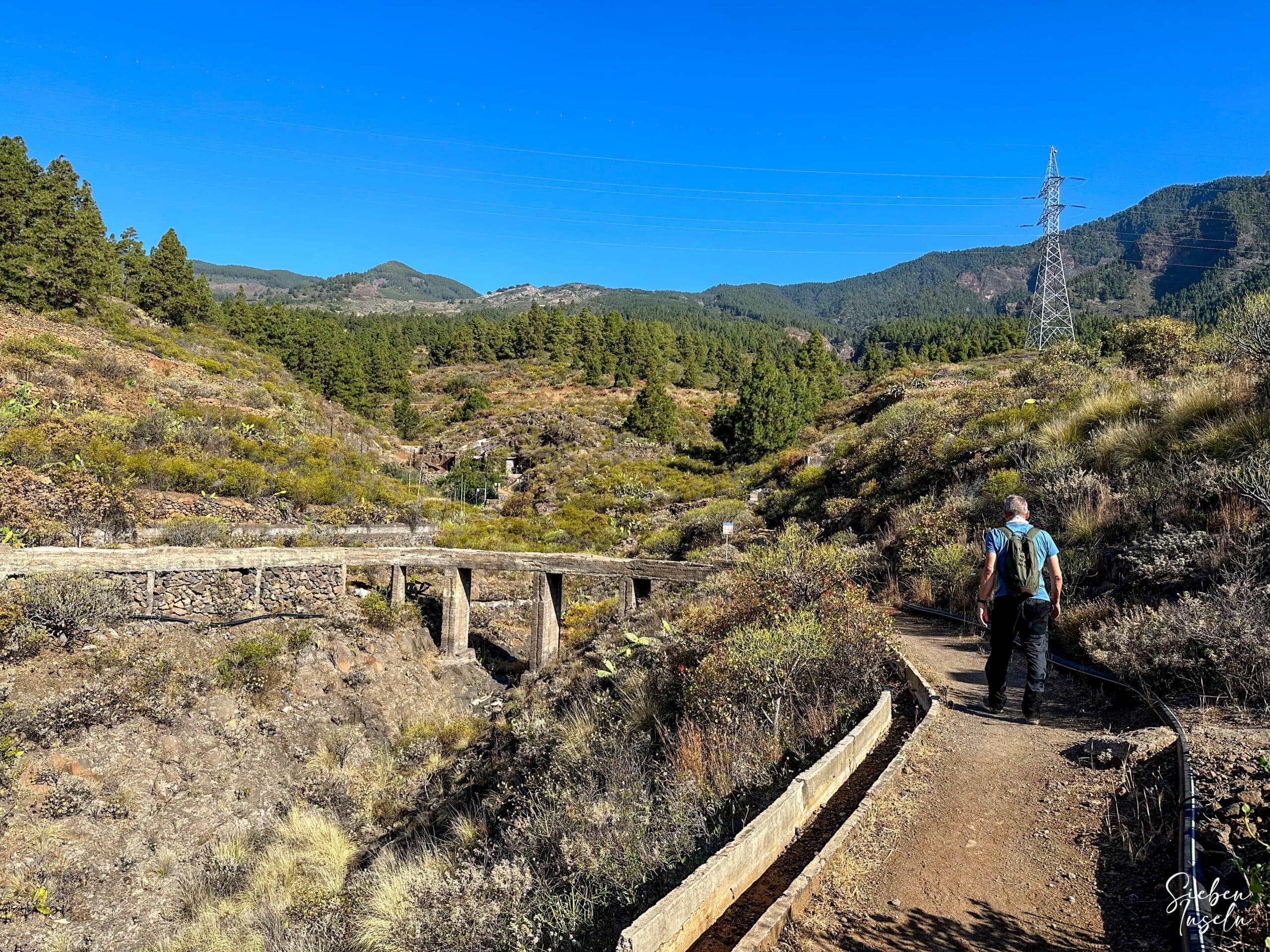 Wanderweg am Canal de Araya entlang