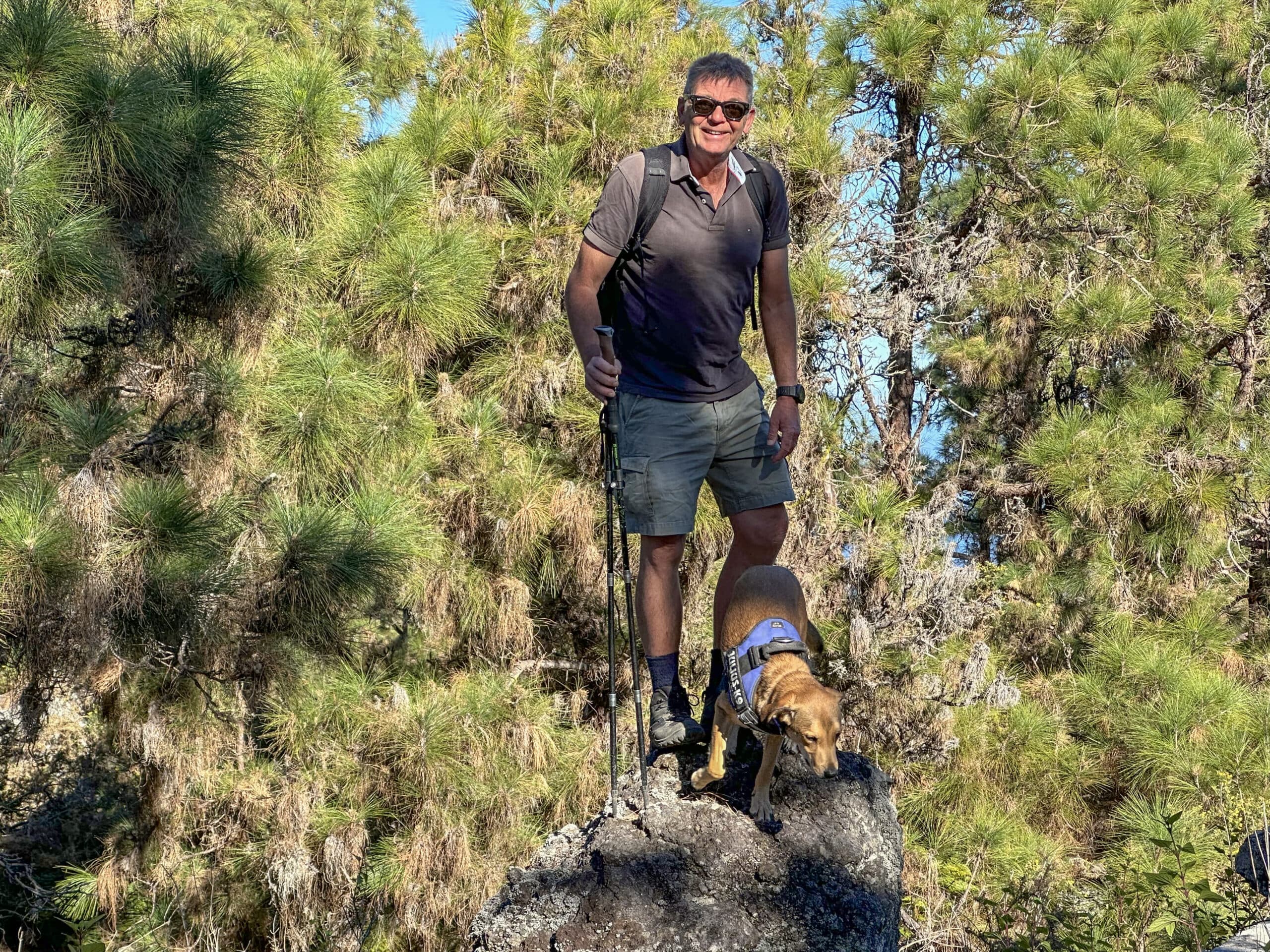 Ruta de senderismo por y a lo largo de un antiguo canal
