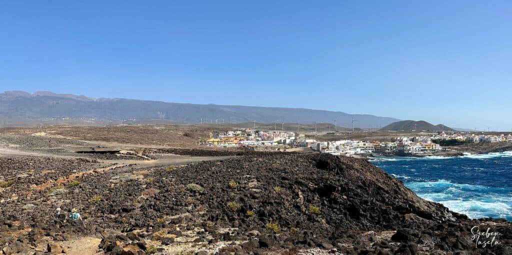 Blick vom Wanderweg auf  la Jaca und La Listada