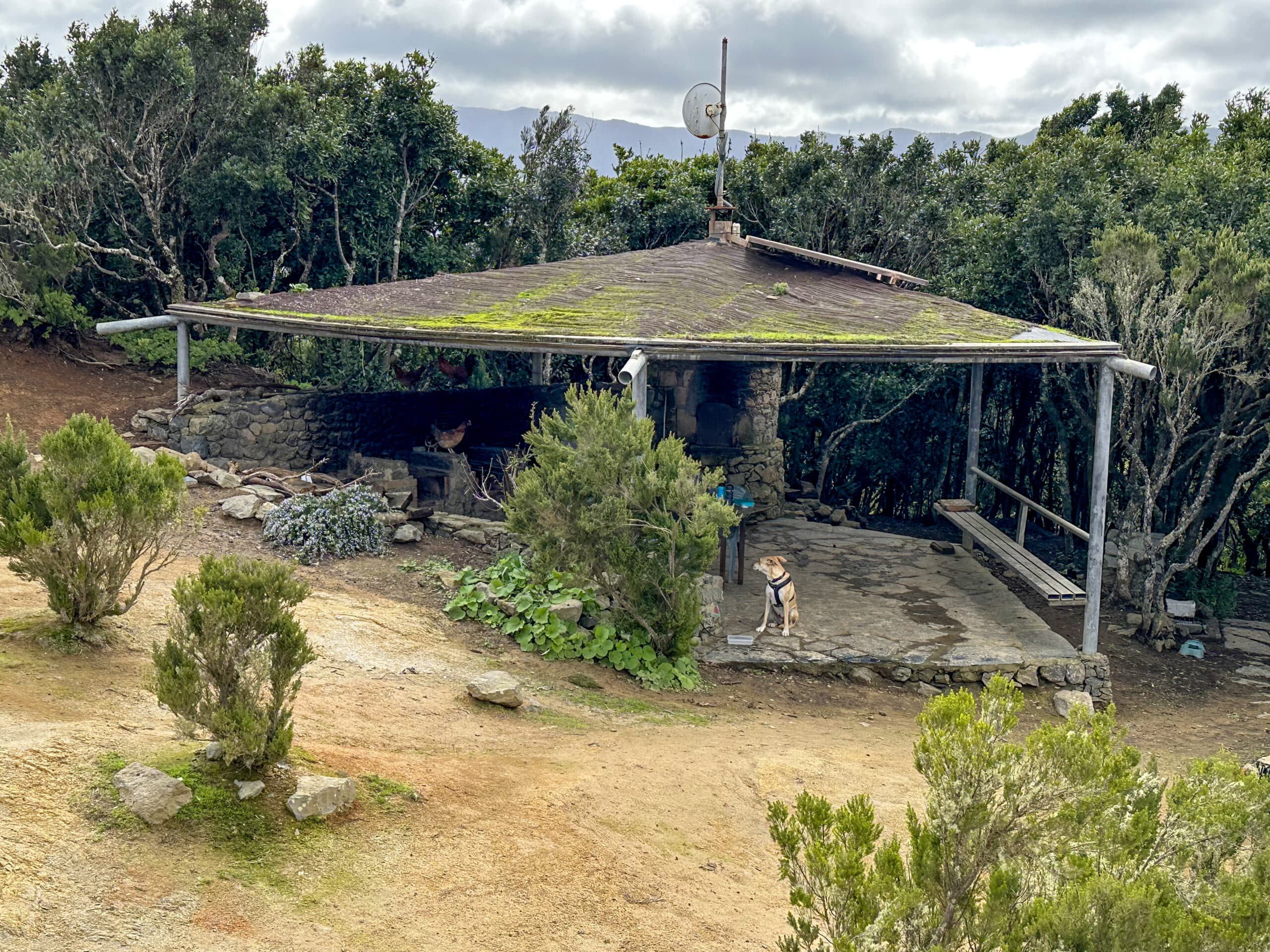 Rastplatz und Unterstand bei der Ermita Santa Clara