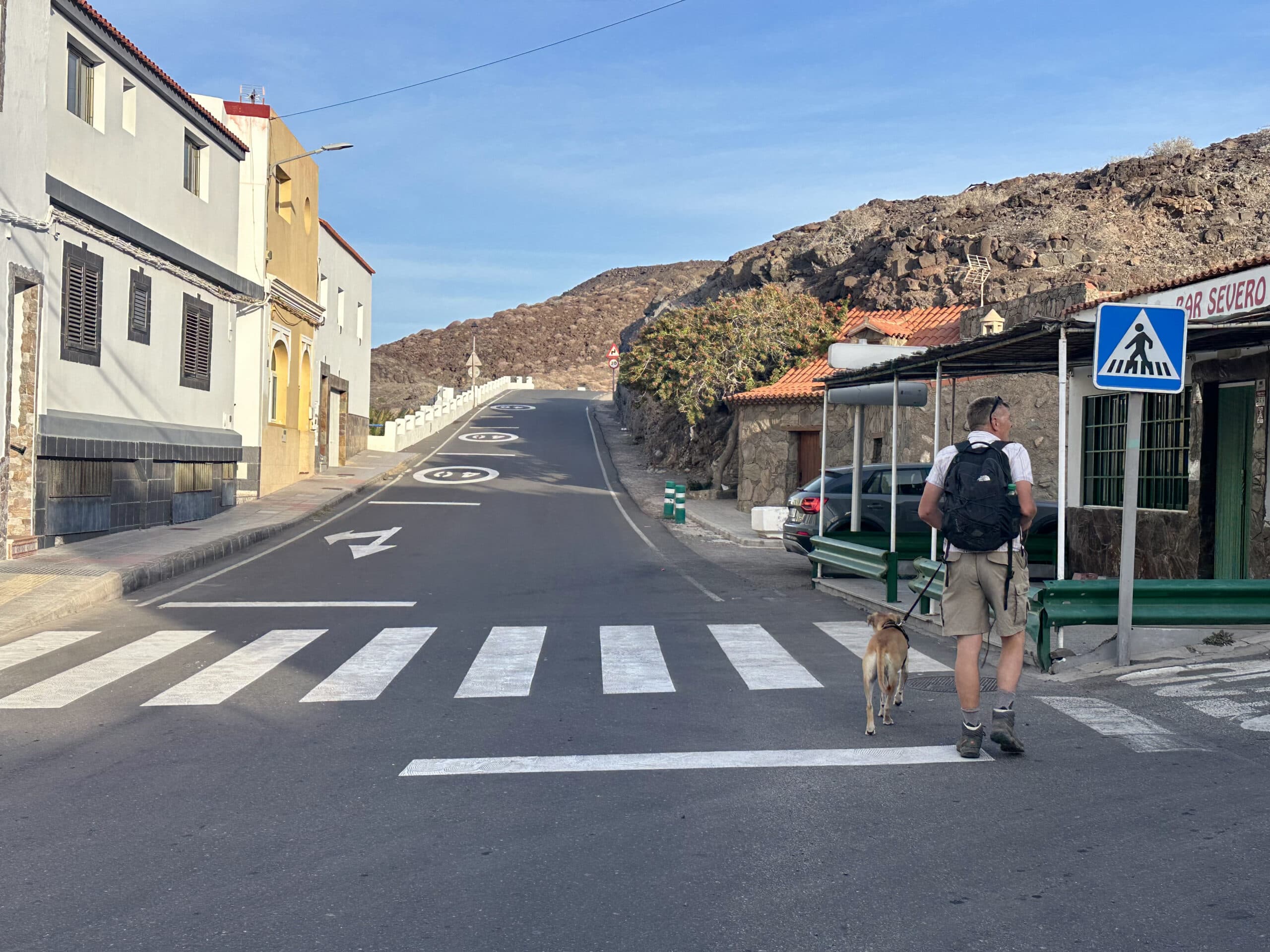 Startpunkt der Wanderung zur Degollada de El Perchel in Playa de San Nicolás an der Hauptstraße zum Strand