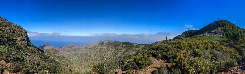 Vista panorámica sobre la Degollada de la Mesa desde la Pequeña Gala hasta la Gran Gala.