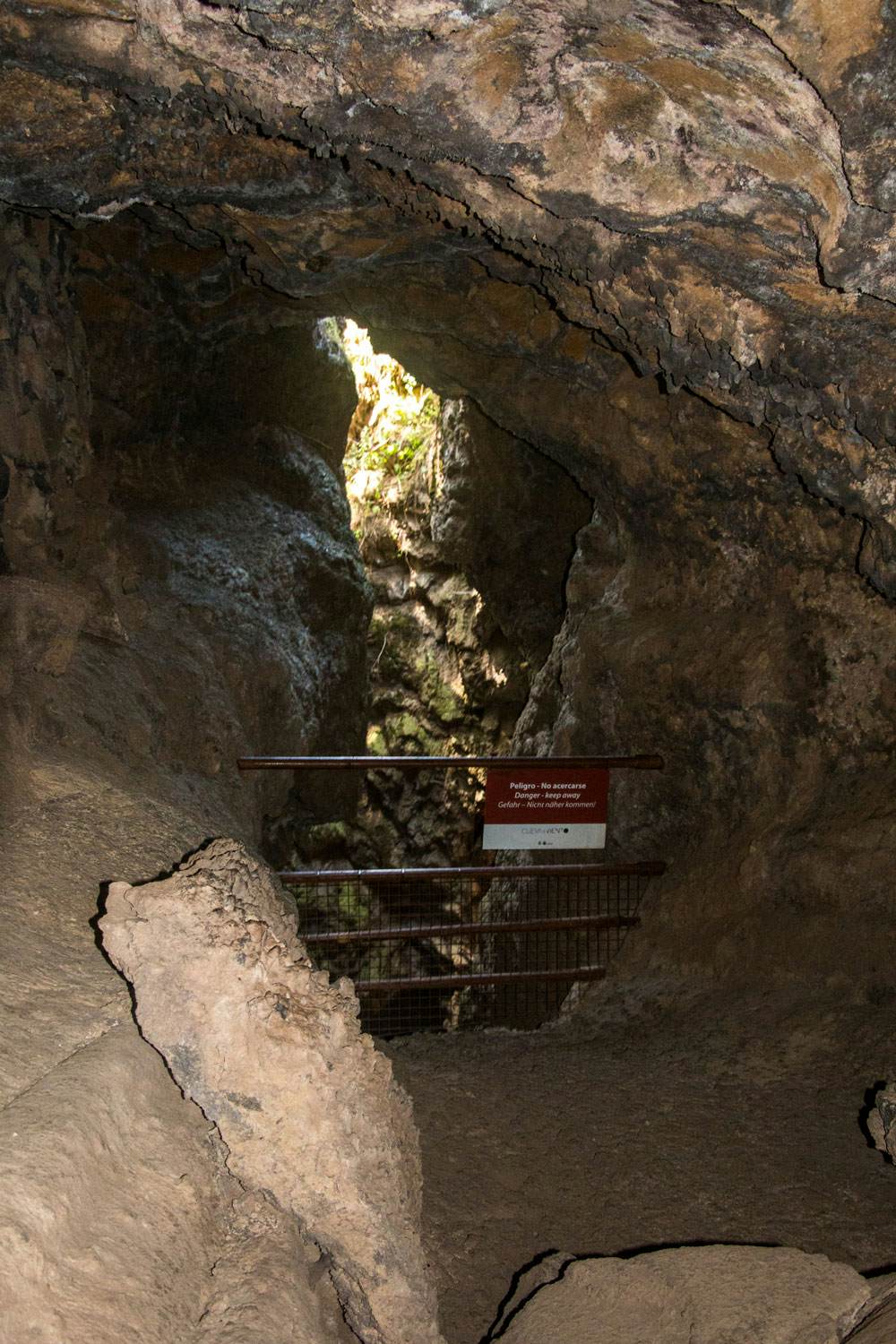 Felsspalt ans Tageslicht - Cueva del Viento