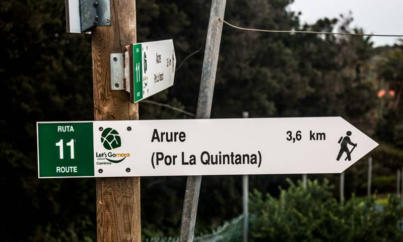 Beschilderter Wanderweg von Las Hayas nach Arure