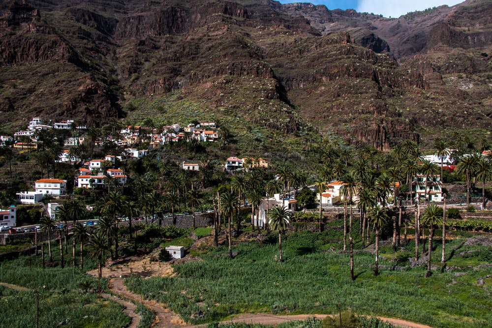 Blick auf das Valle Gran Rey von der unteren Südseite des Hanges beim Aufstieg nach El Cercado.