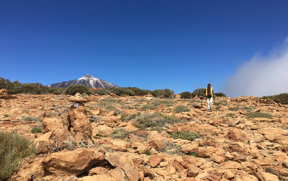 Mit den Wolken auf der Hochebene des Sombrero de Chasna