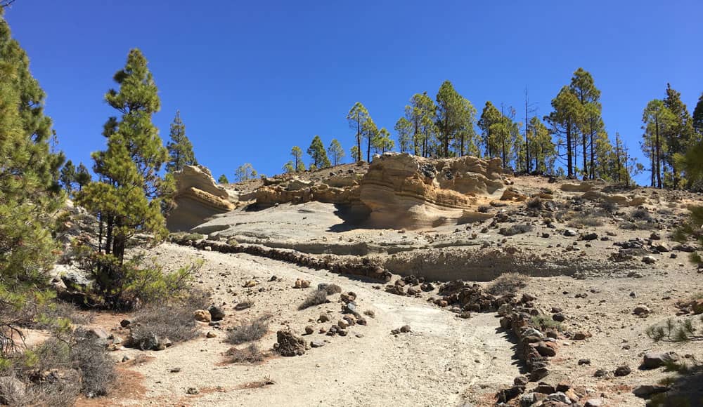 Paisaje Lunar - weiße Wege durch eine Mondlandschaft