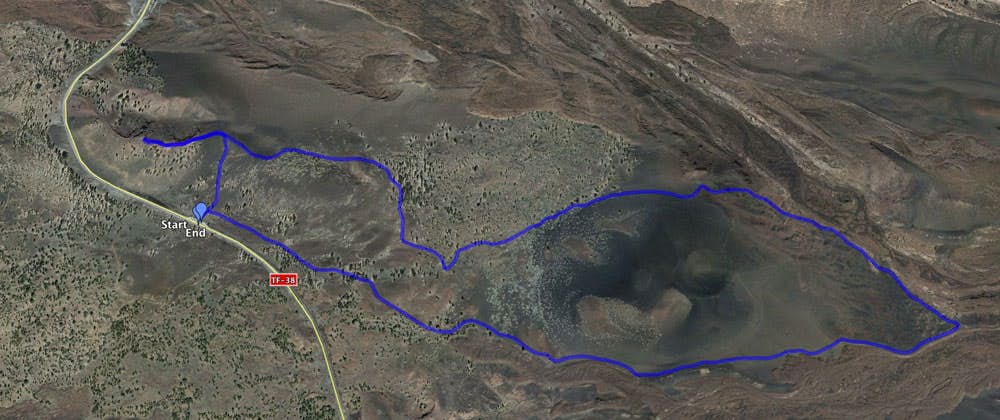 Pista para la caminata en el Volcán Samara y la Montaña de la Botija