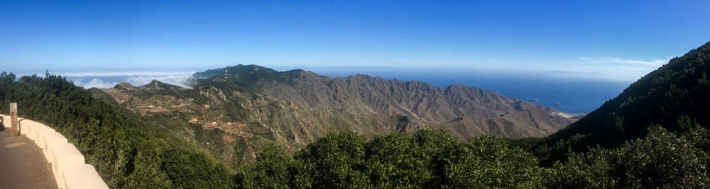 Panorama de Anaga en Tenerife con vista a la cresta principal