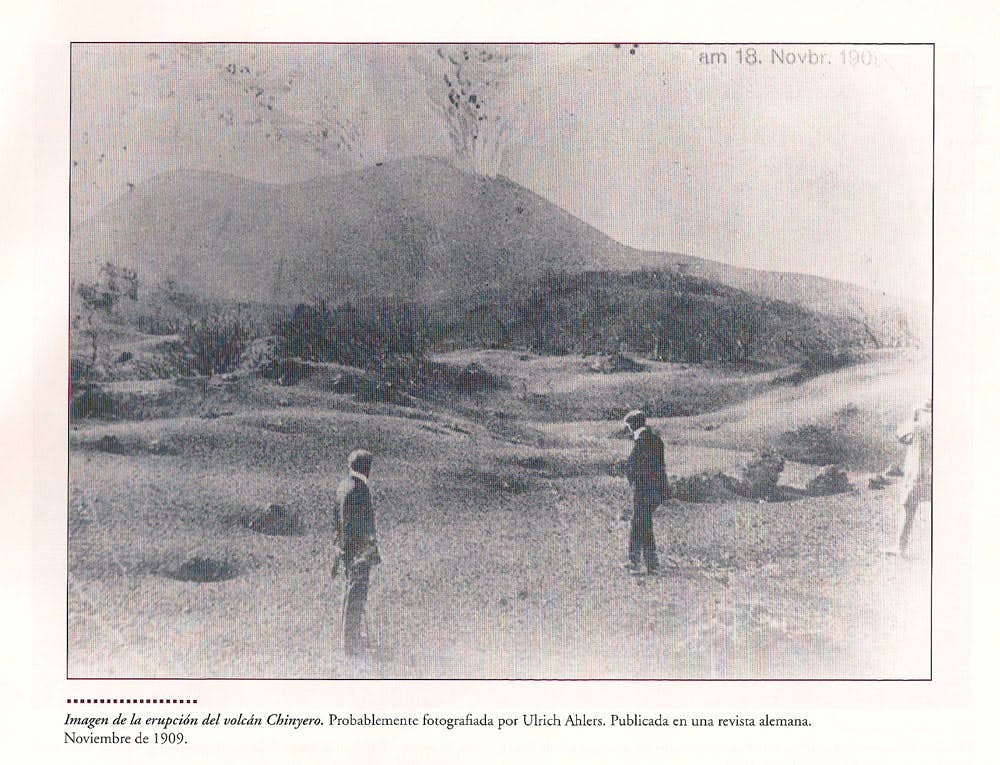 Foto histórica de Ulrich Ahlers de la erupción del Chinyero el 18 de noviembre de 1909