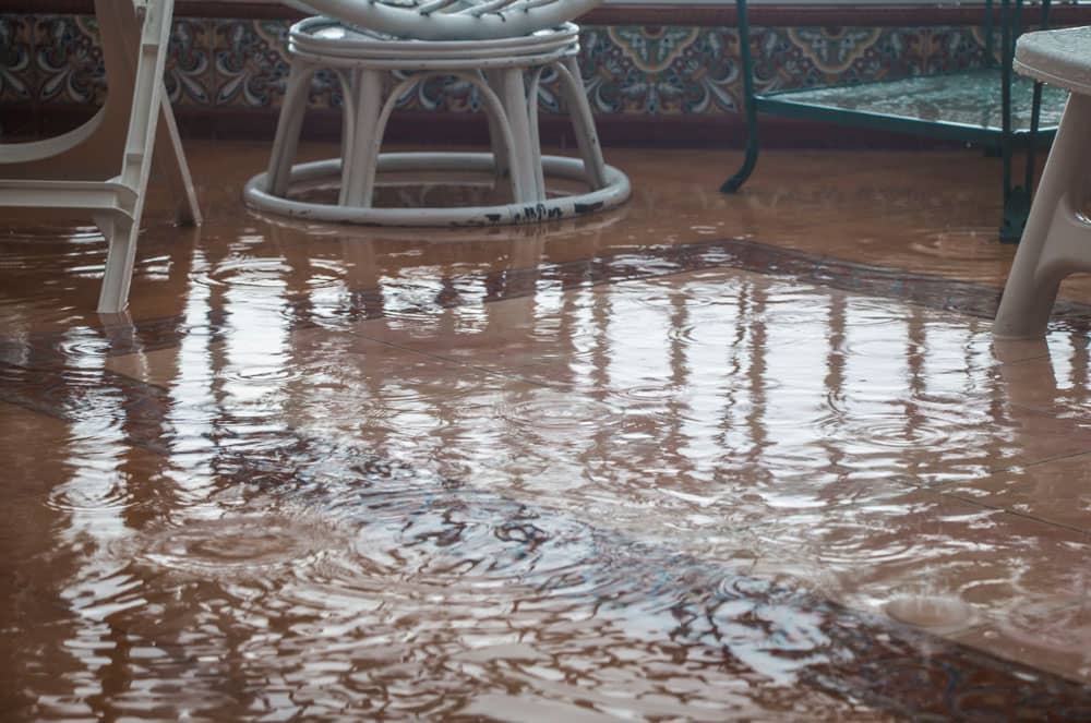 Lluvia en un paraíso soleado