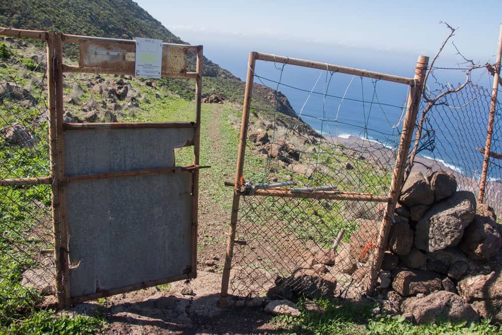 Ruta de senderismo - rejilla de cabras cerca de Teno Alto