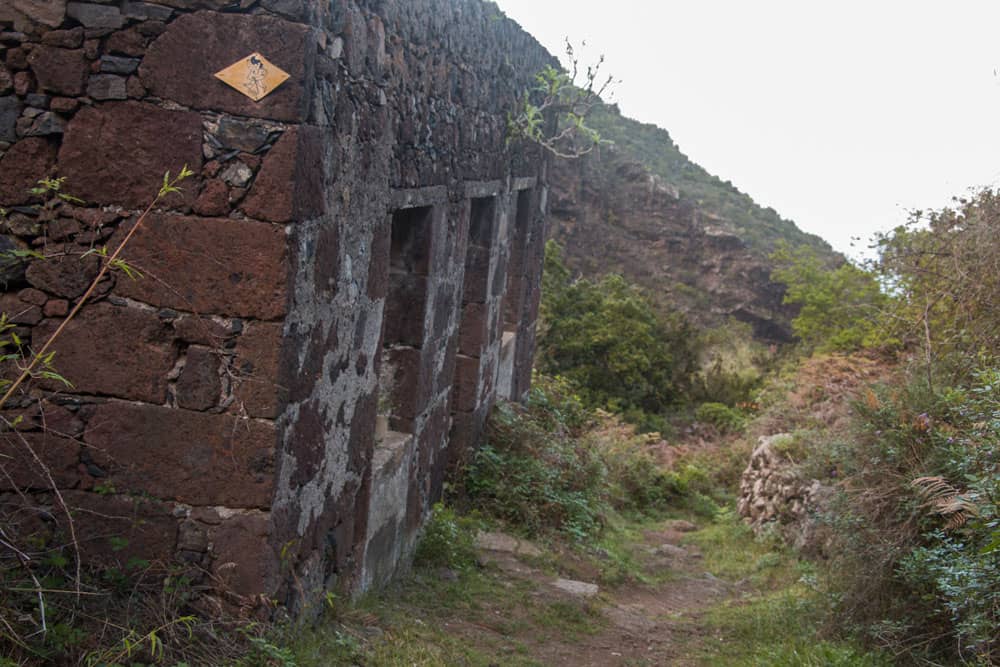 Ruine am Wanderweg nach Erjos