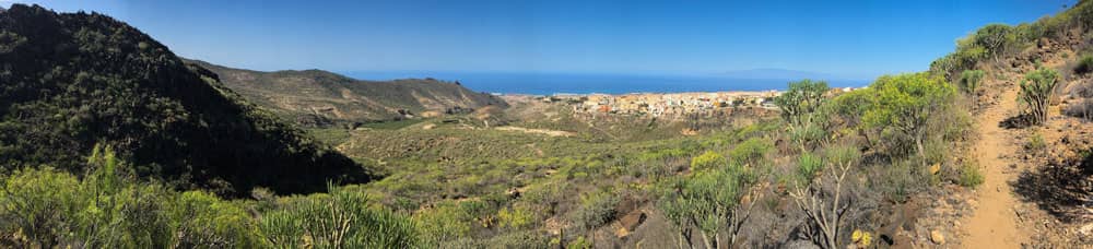 Ruta de senderismo panorámica y paisaje sobre Adeje