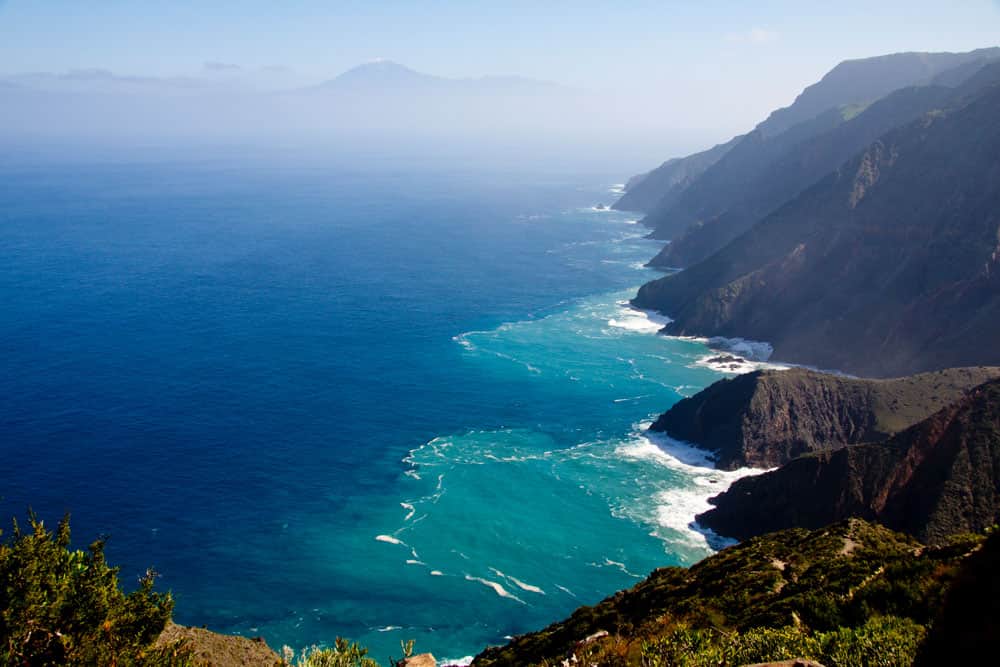 Blick über die Steilküste auf Teneriffa