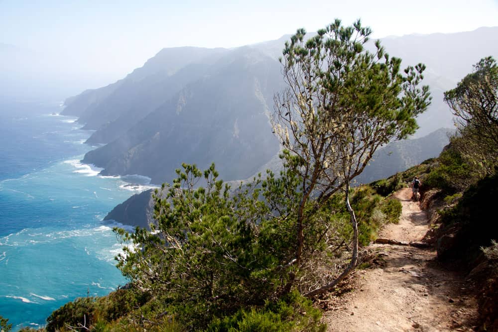 Ruta de senderismo por los acantilados de La Gomera, cumbre de chijeré