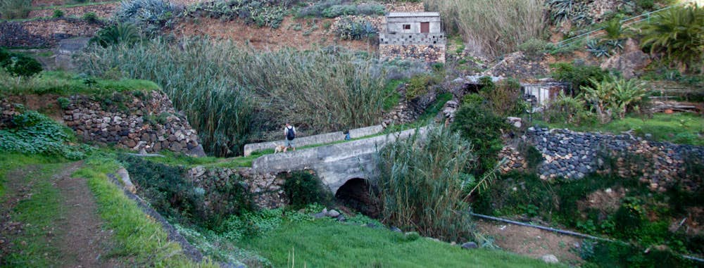 Puente en la ruta de senderismo detrás de Vallehermoso
