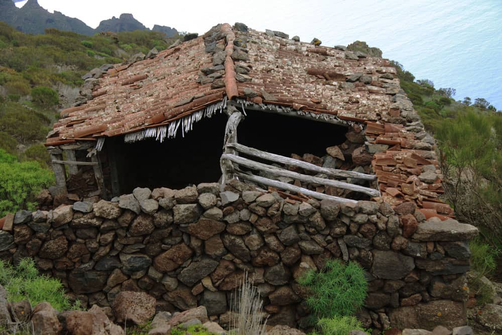 Ruinenhaus auf dem Weg zur Finca Guergues