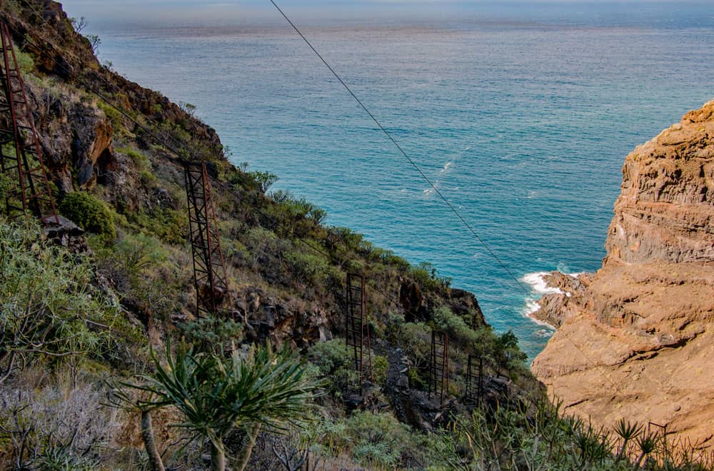 Ascensor de carga en la Bahía Piratae